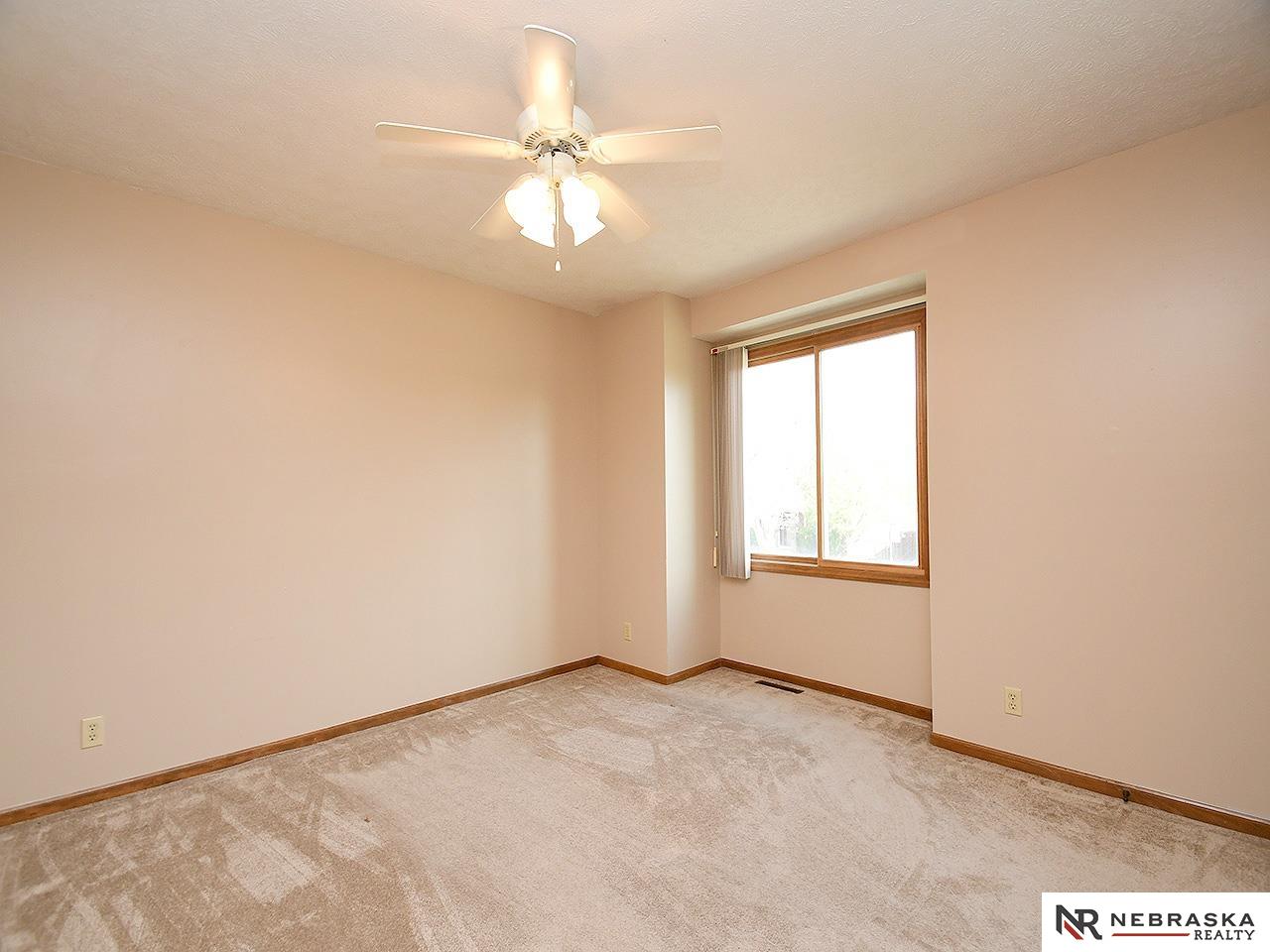 Omaha, Nebraska 68116, United States, 3 Bedrooms Bedrooms, ,3 BathroomsBathrooms,Residential,Pending,111500