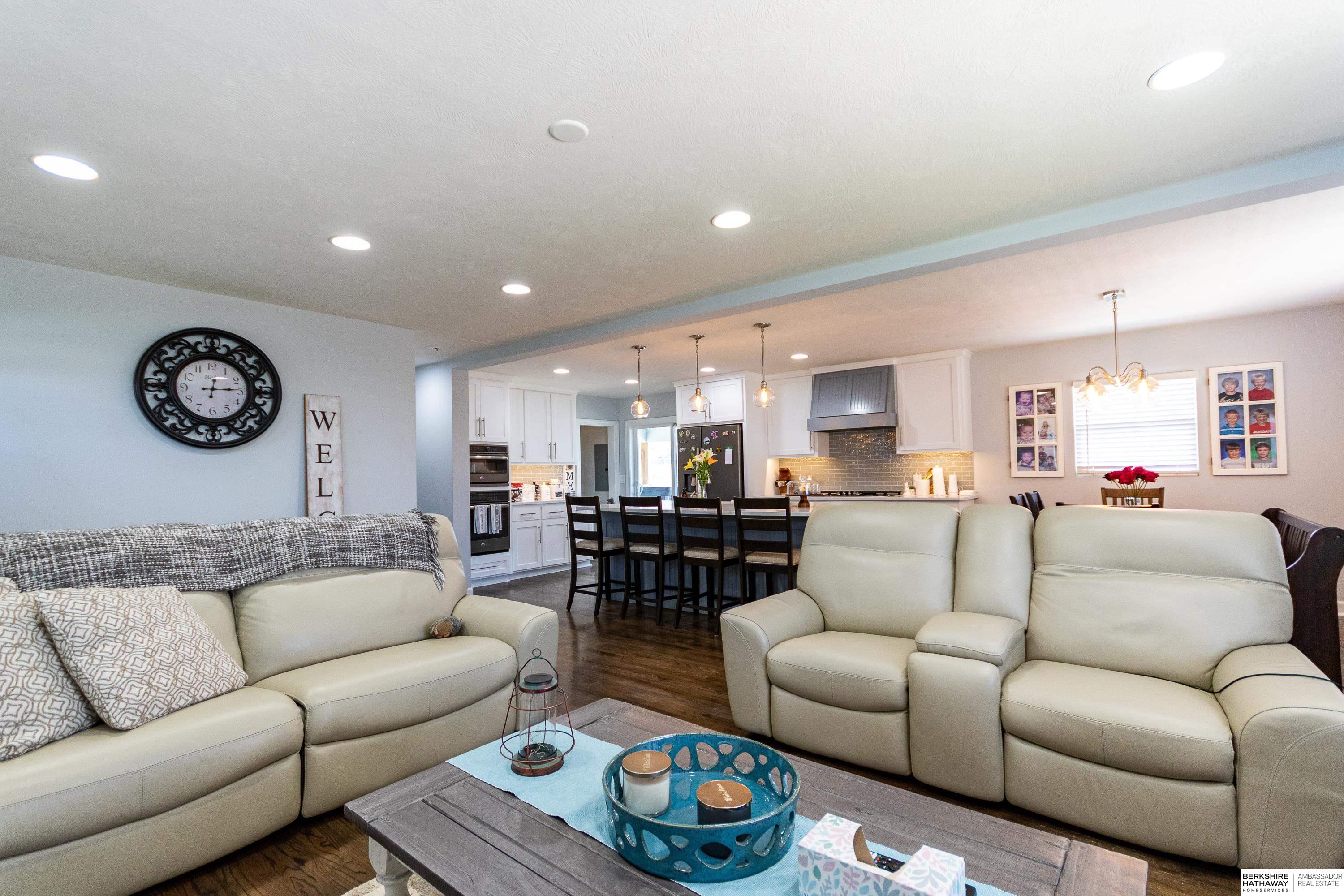 Omaha, Nebraska 68134, United States, 4 Bedrooms Bedrooms, ,2 BathroomsBathrooms,Residential,Active,104392