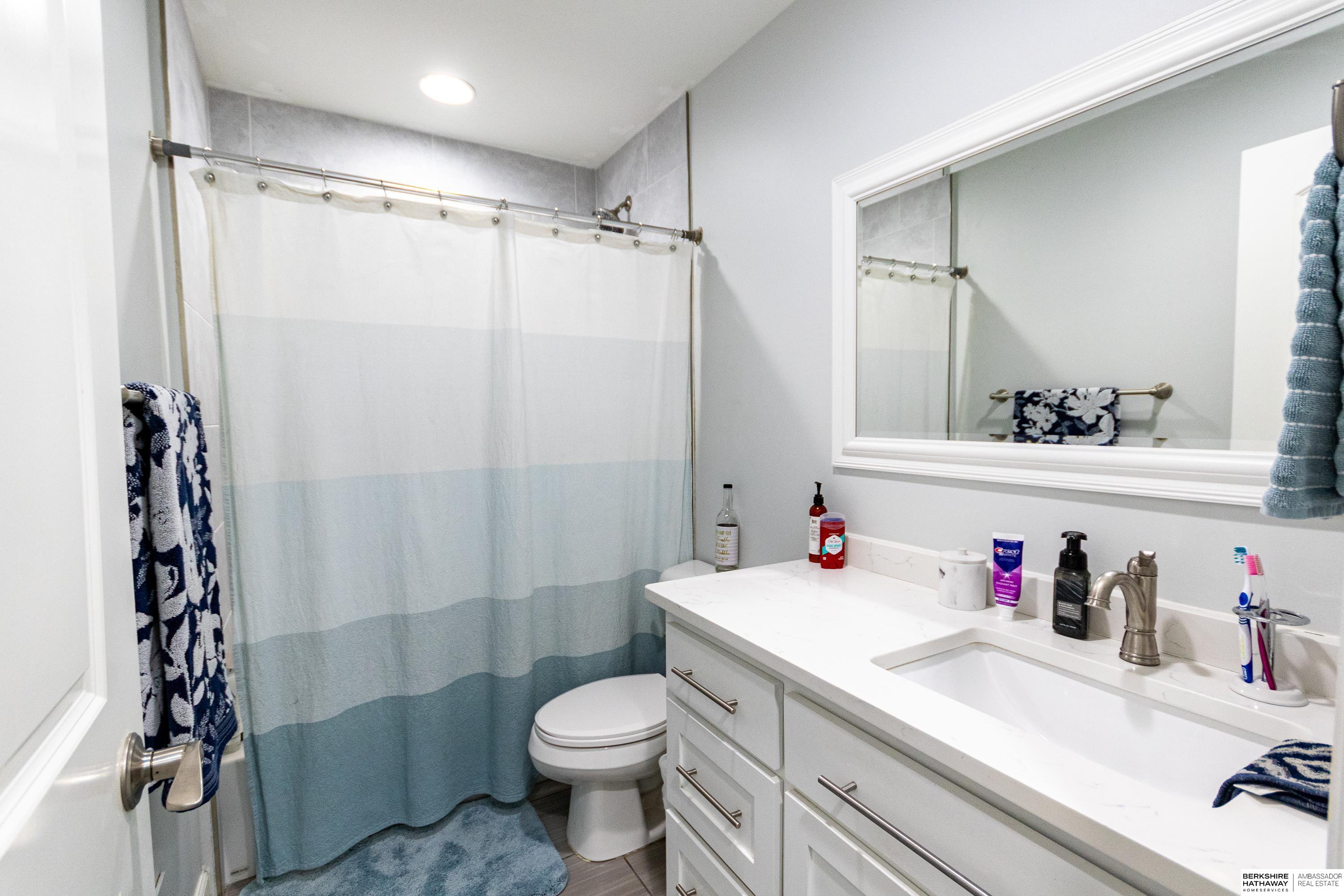 Omaha, Nebraska 68134, United States, 4 Bedrooms Bedrooms, ,2 BathroomsBathrooms,Residential,Active,104392