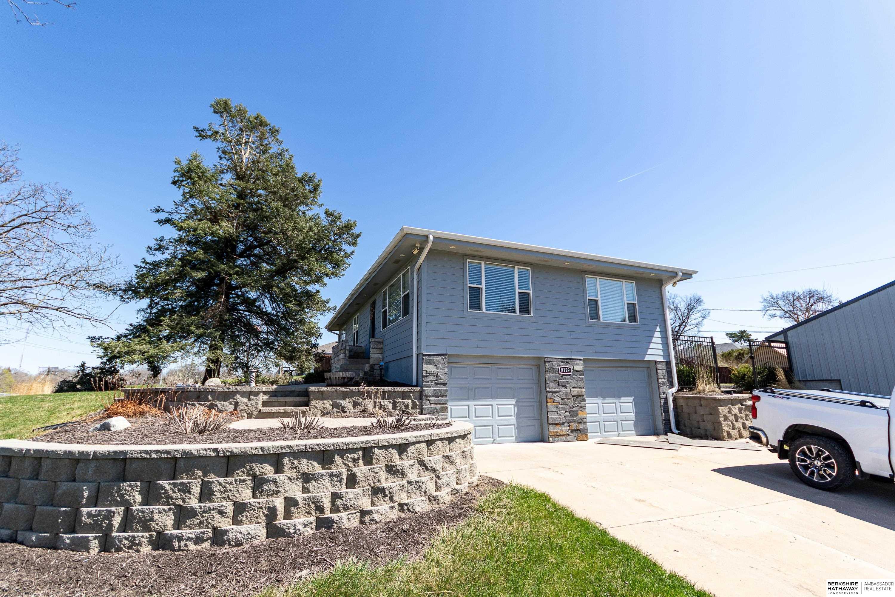 Omaha, Nebraska 68134, United States, 4 Bedrooms Bedrooms, ,2 BathroomsBathrooms,Residential,Active,104392