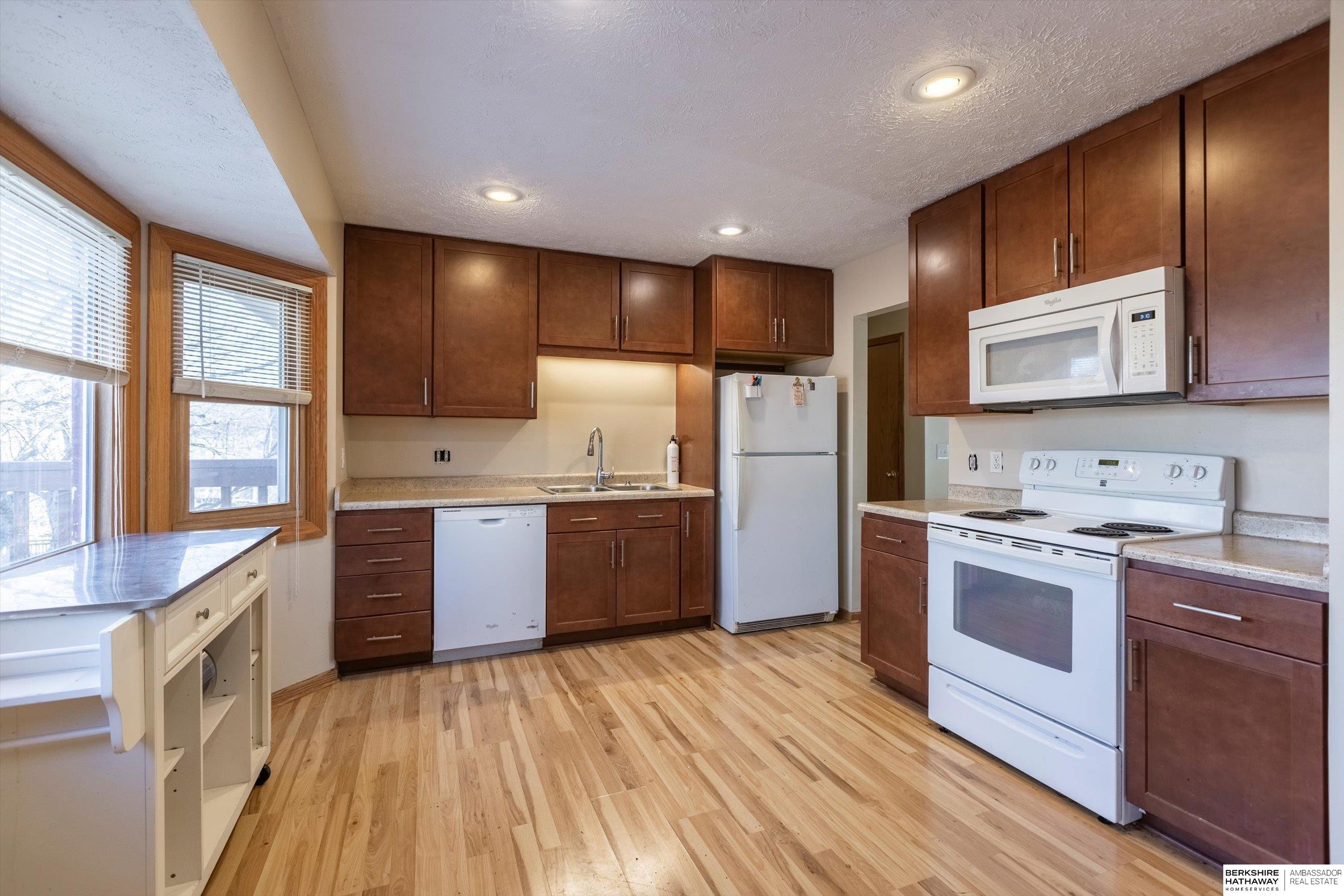 Omaha, Nebraska 68164, United States, 3 Bedrooms Bedrooms, ,3 BathroomsBathrooms,Residential,Active,12832