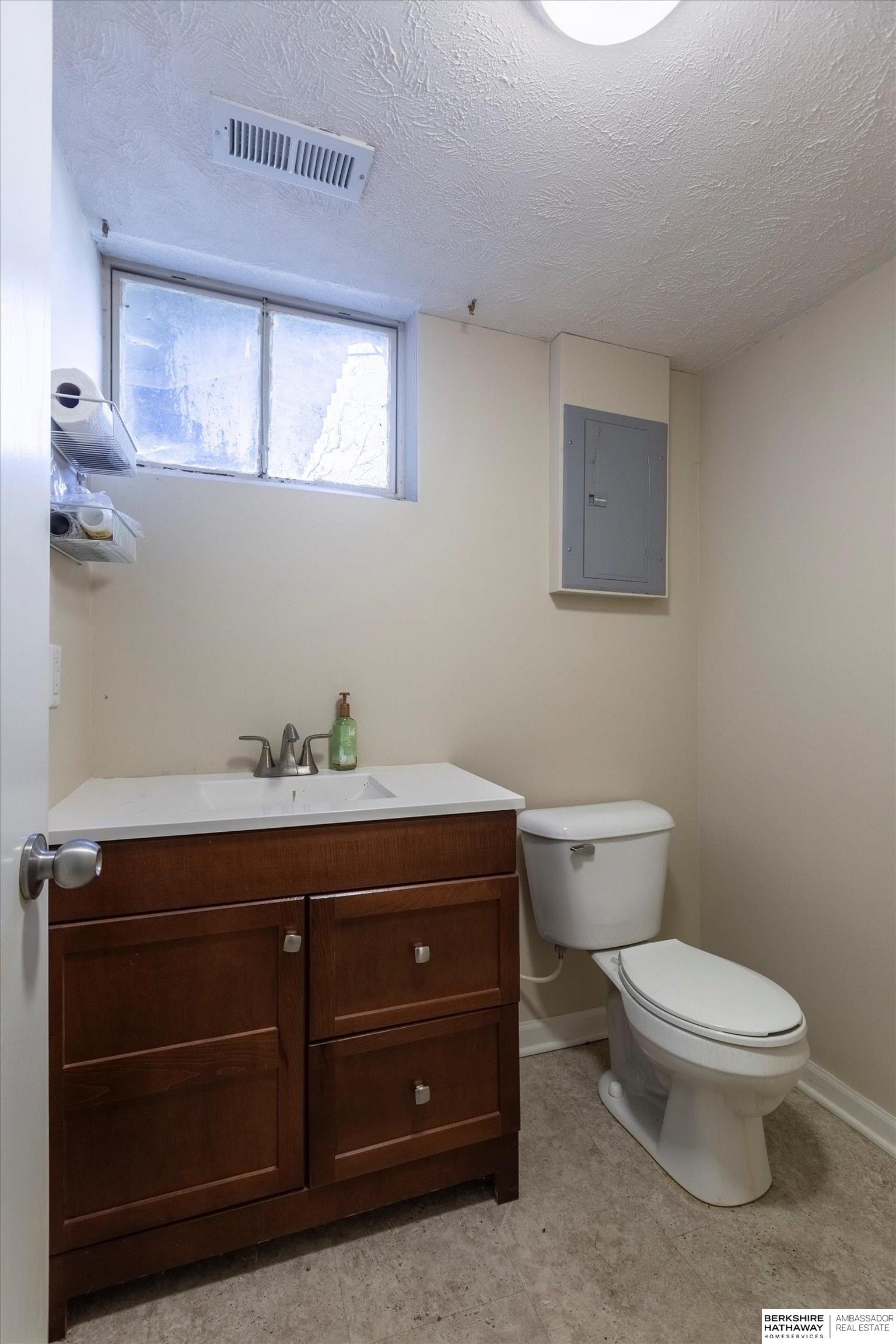 Omaha, Nebraska 68164, United States, 3 Bedrooms Bedrooms, ,3 BathroomsBathrooms,Residential,Active,12832