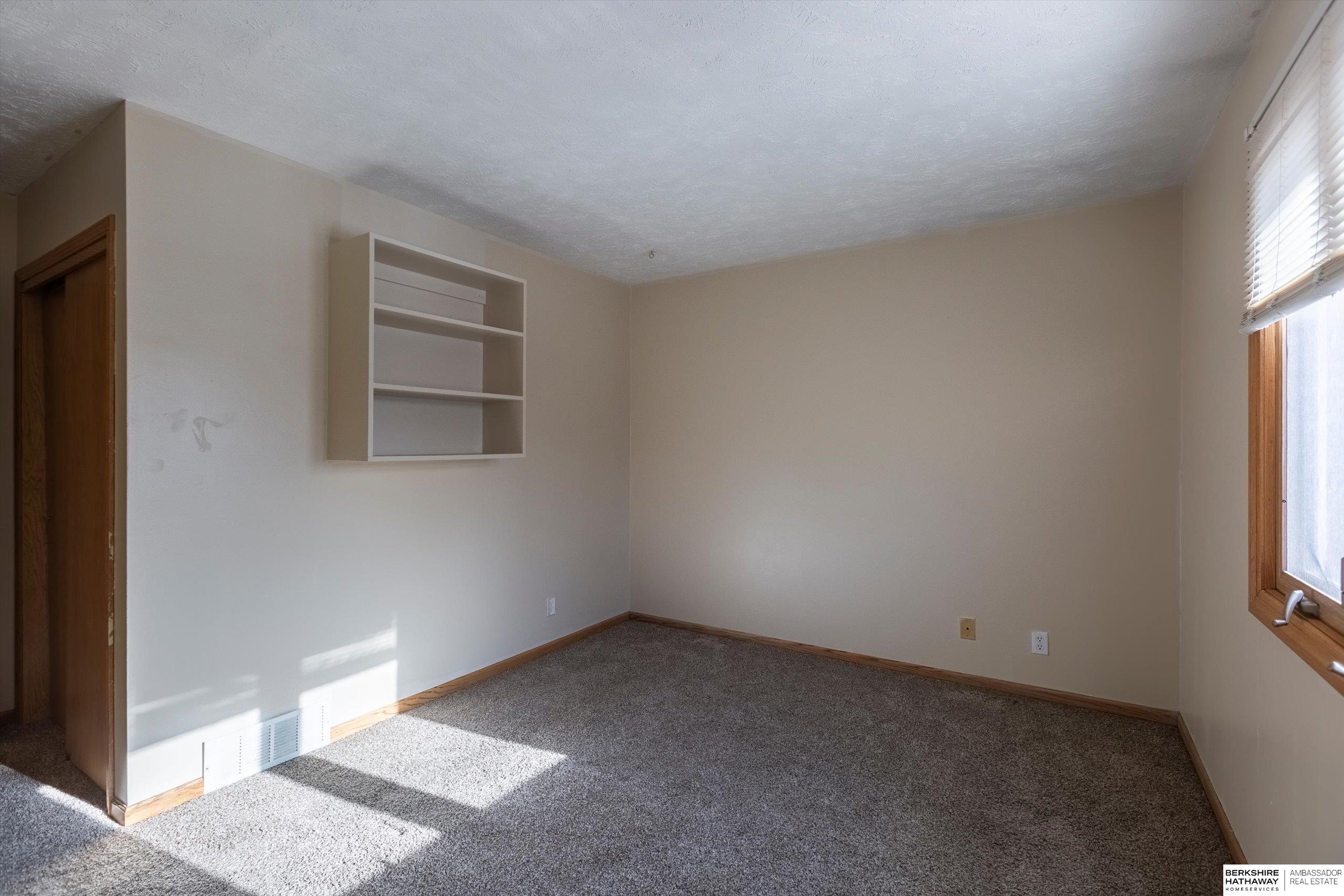 Omaha, Nebraska 68164, United States, 3 Bedrooms Bedrooms, ,3 BathroomsBathrooms,Residential,Active,12832