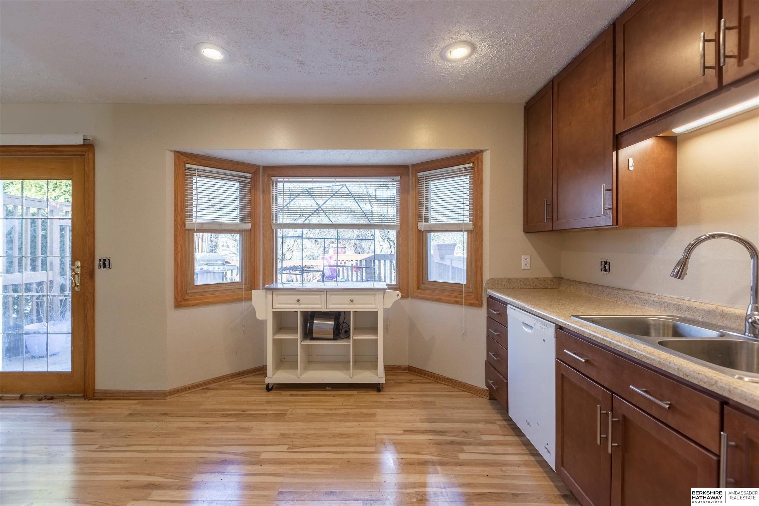 Omaha, Nebraska 68164, United States, 3 Bedrooms Bedrooms, ,3 BathroomsBathrooms,Residential,Active,12832