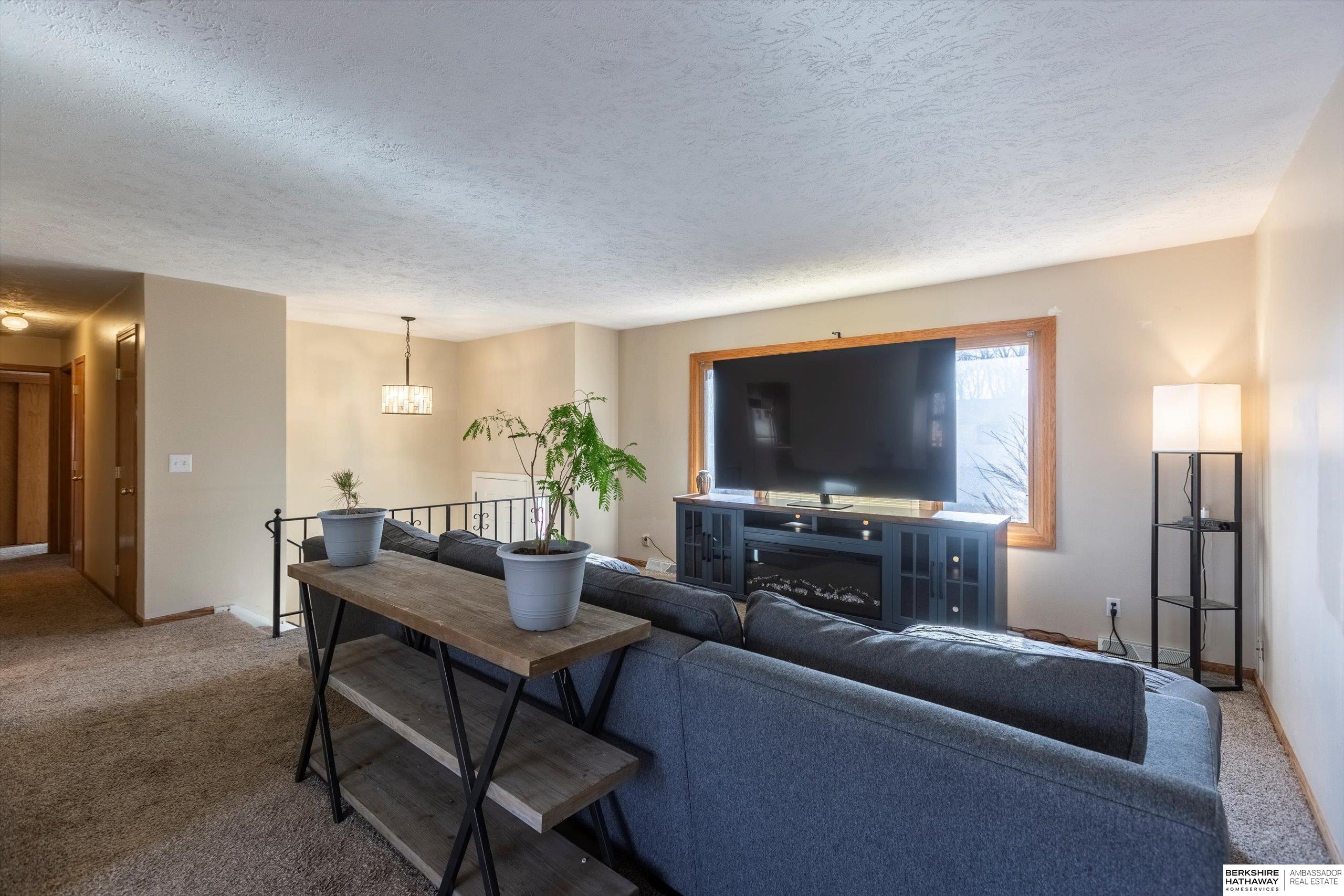 Omaha, Nebraska 68164, United States, 3 Bedrooms Bedrooms, ,3 BathroomsBathrooms,Residential,Active,12832