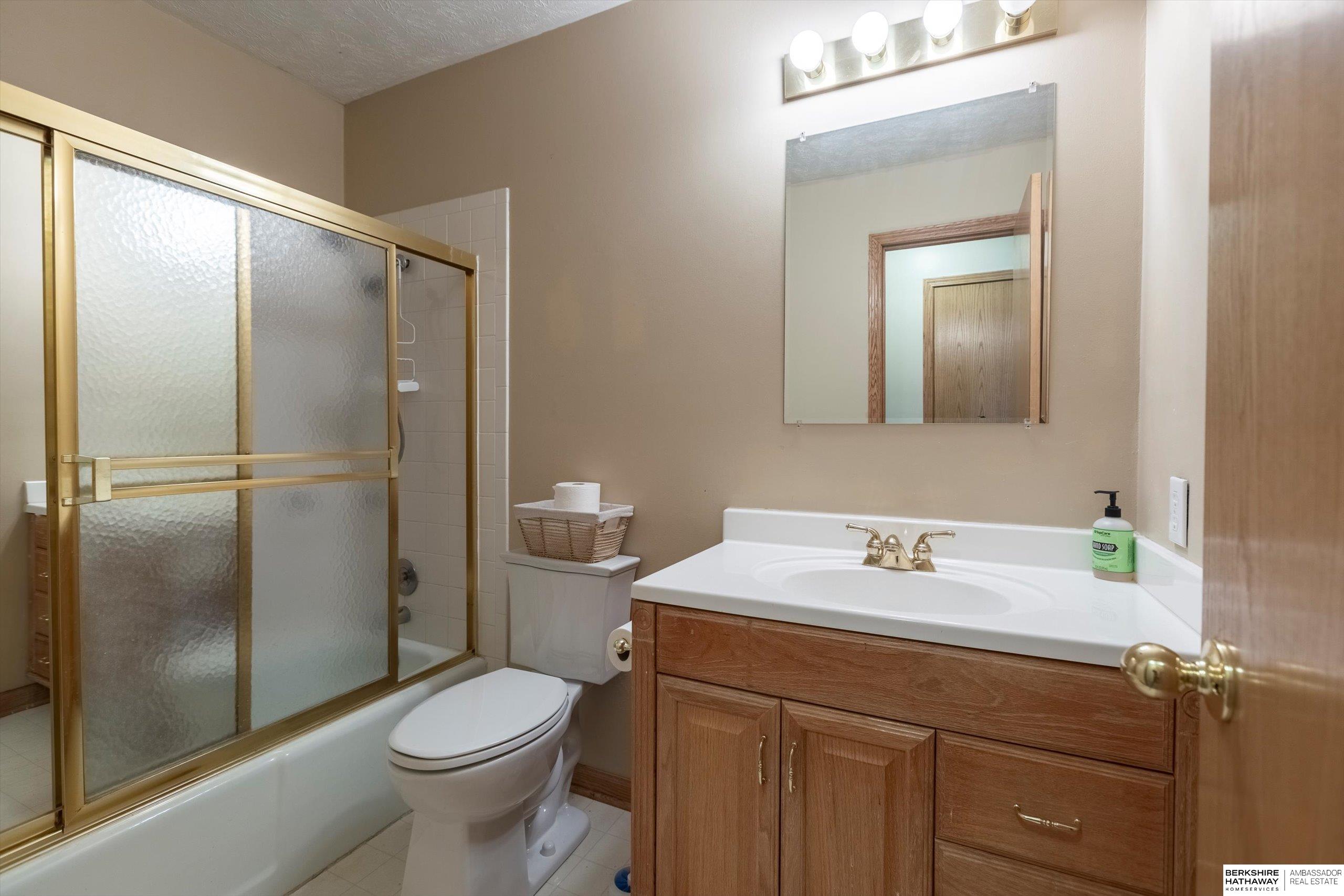 Omaha, Nebraska 68164, United States, 3 Bedrooms Bedrooms, ,3 BathroomsBathrooms,Residential,Active,12832