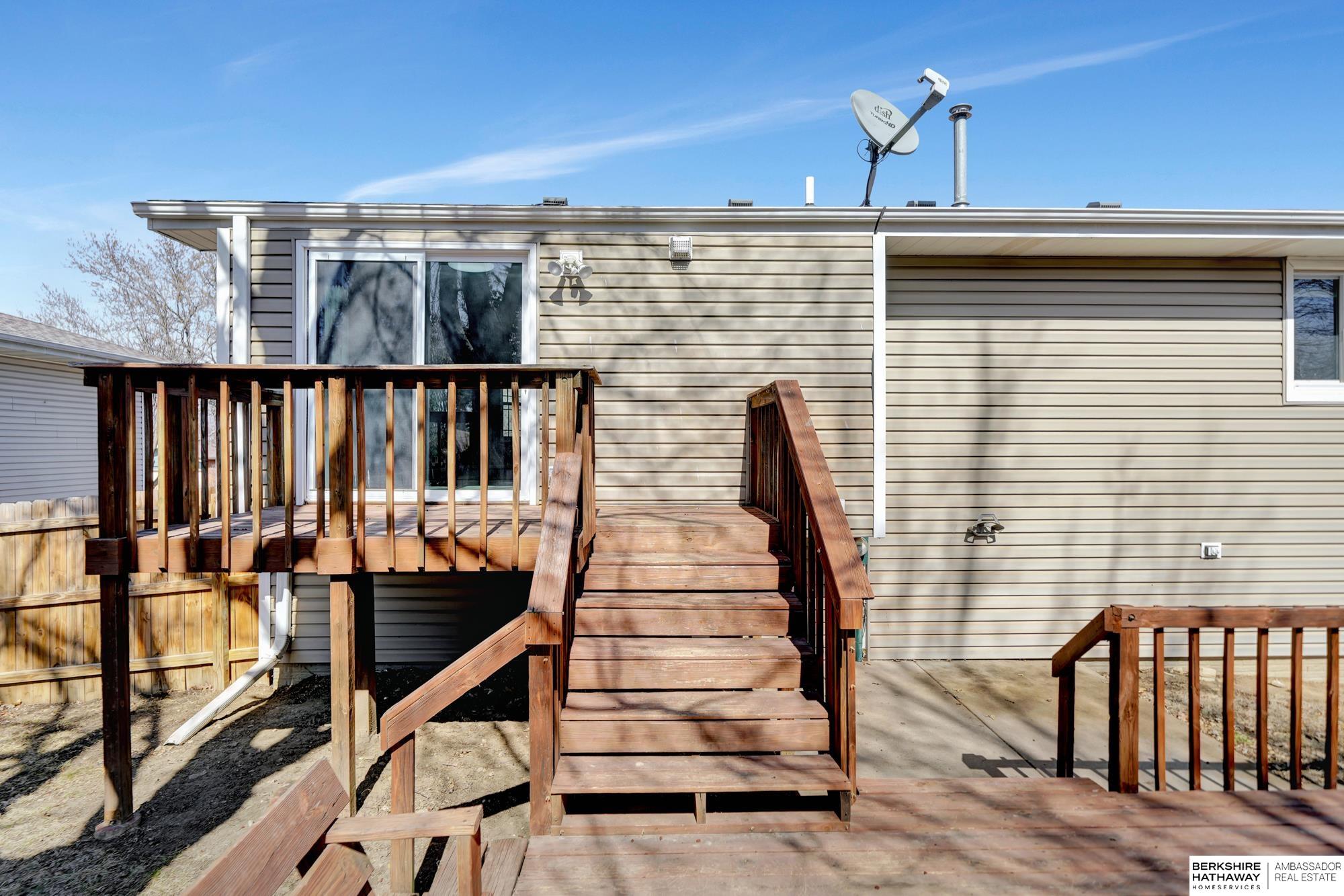 Lincoln, Nebraska 68522, United States, 3 Bedrooms Bedrooms, ,2 BathroomsBathrooms,Residential,Pending,87349