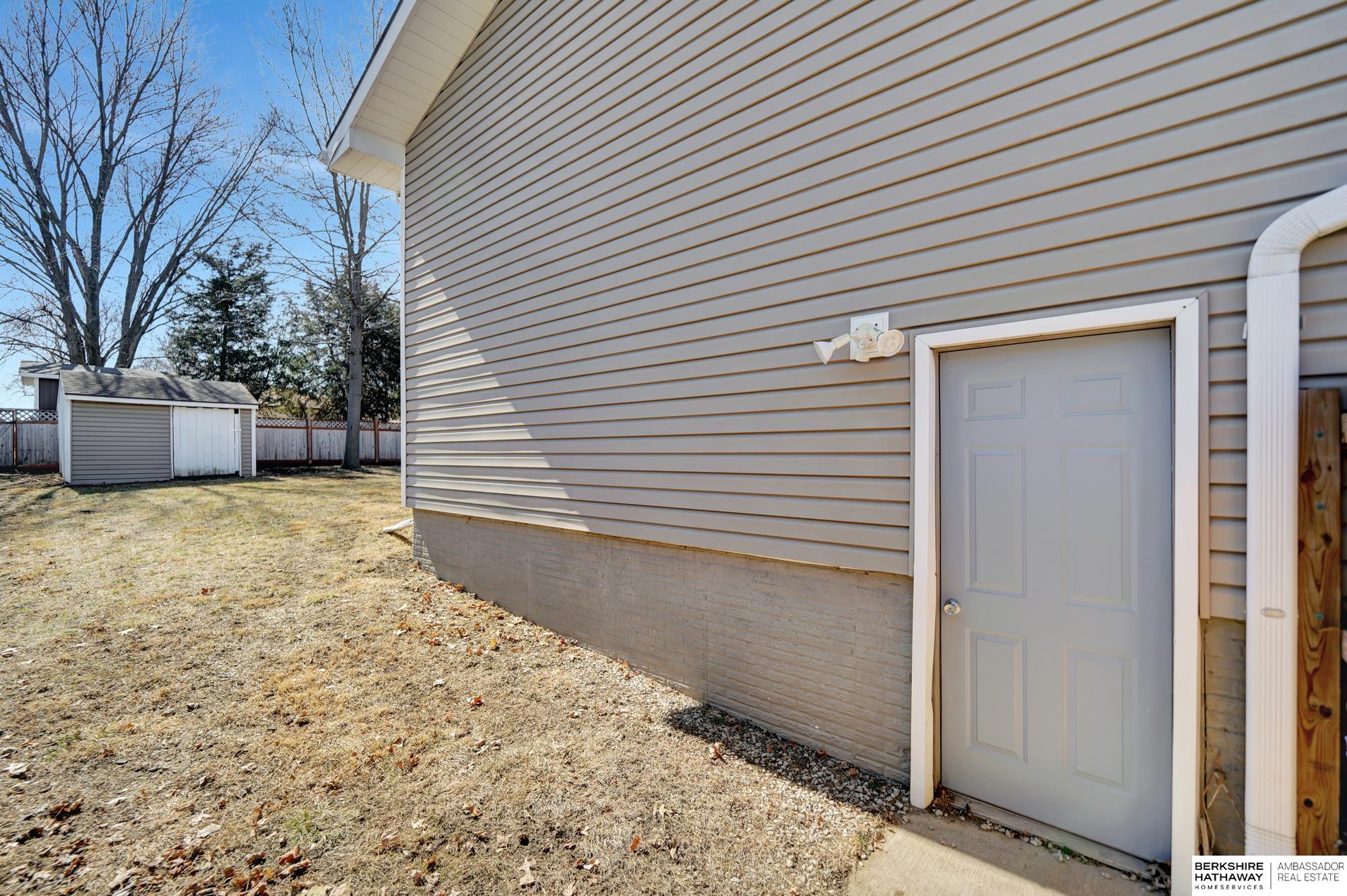 Lincoln, Nebraska 68522, United States, 3 Bedrooms Bedrooms, ,2 BathroomsBathrooms,Residential,Pending,87349