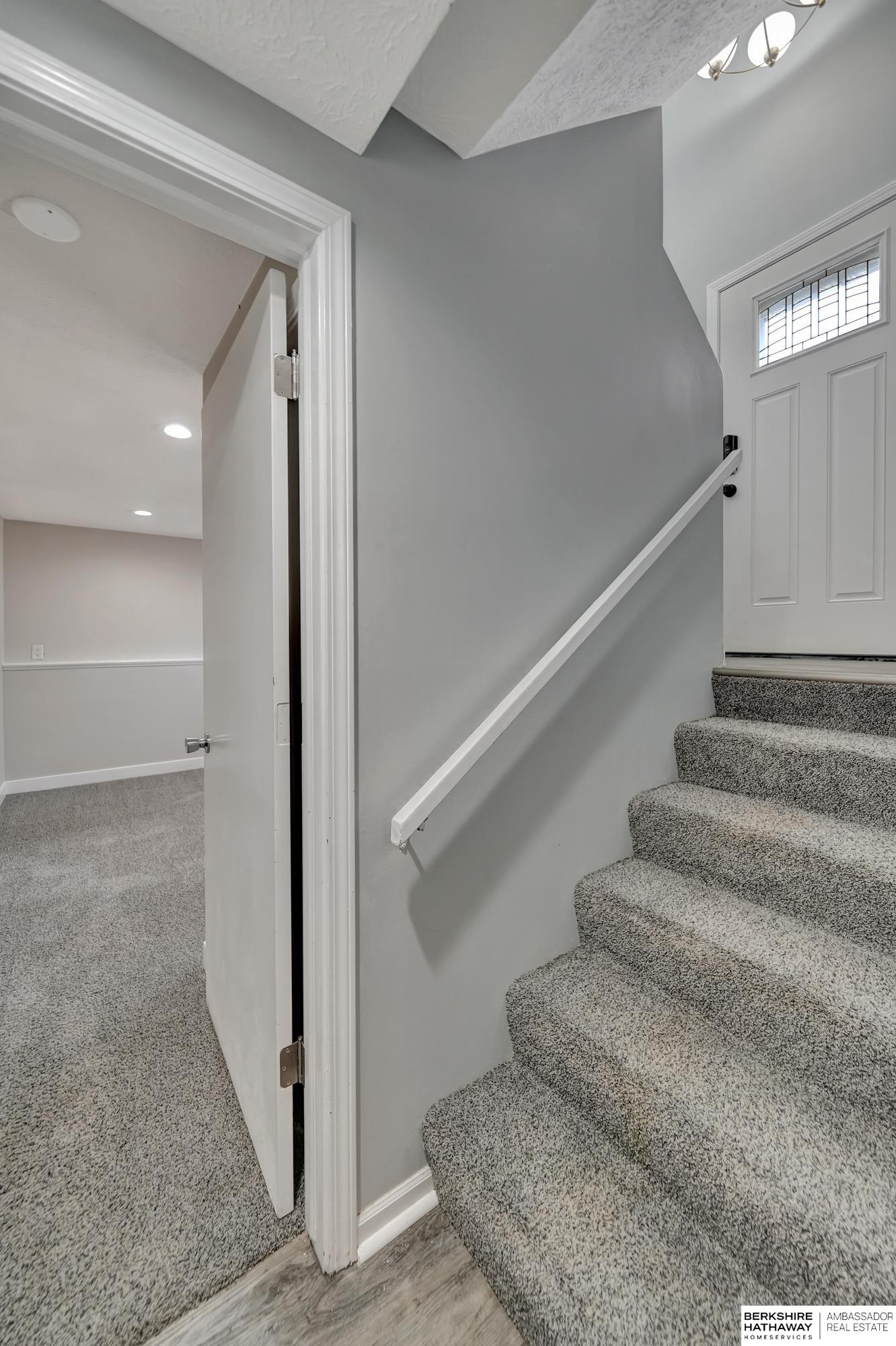 Lincoln, Nebraska 68522, United States, 3 Bedrooms Bedrooms, ,2 BathroomsBathrooms,Residential,Pending,87349