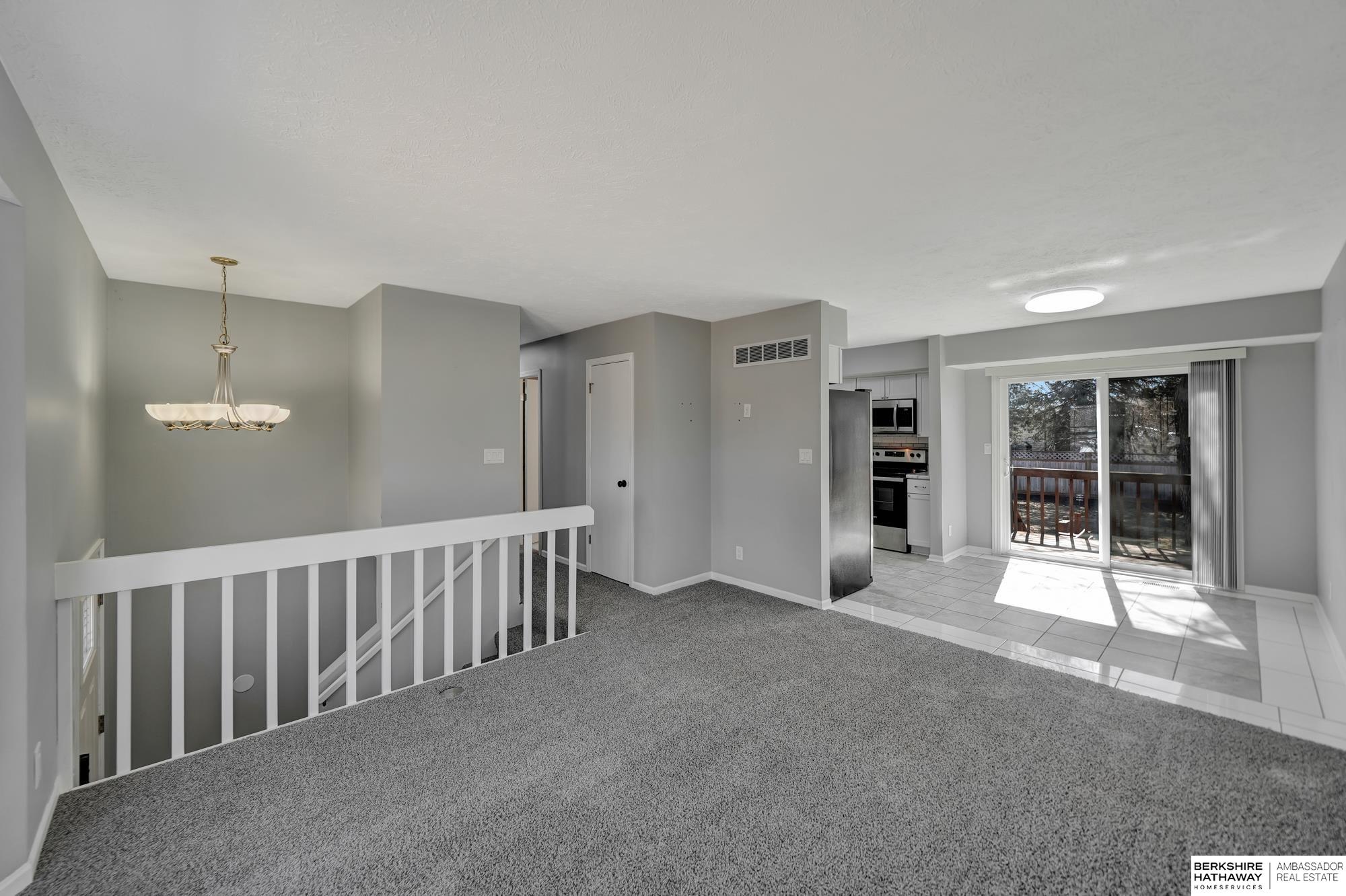 Lincoln, Nebraska 68522, United States, 3 Bedrooms Bedrooms, ,2 BathroomsBathrooms,Residential,Pending,87349