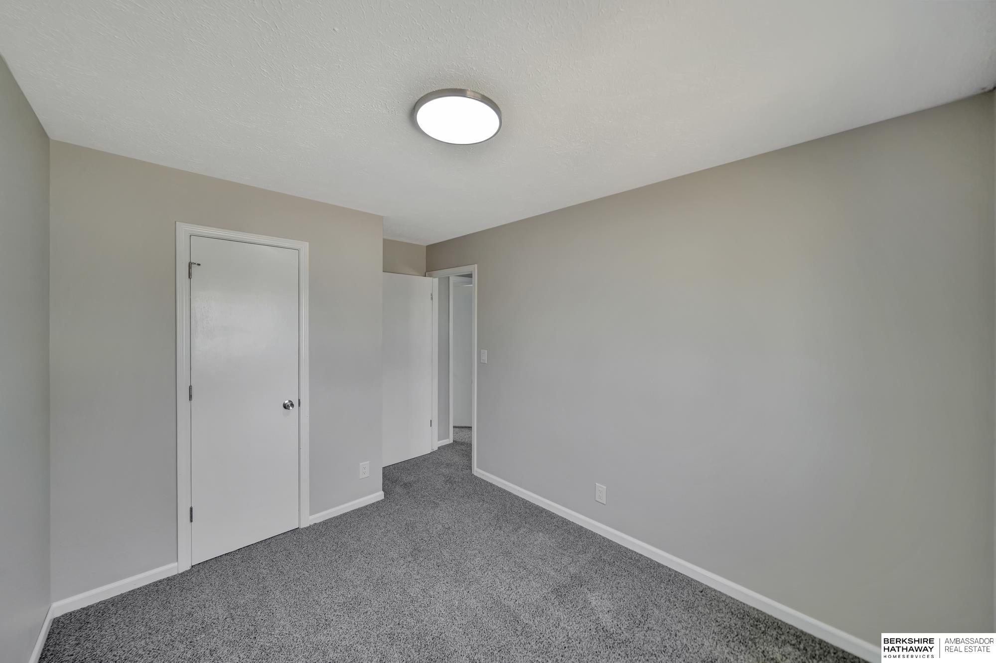 Lincoln, Nebraska 68522, United States, 3 Bedrooms Bedrooms, ,2 BathroomsBathrooms,Residential,Pending,87349