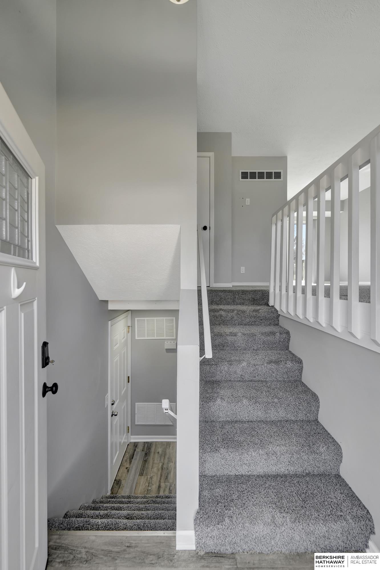 Lincoln, Nebraska 68522, United States, 3 Bedrooms Bedrooms, ,2 BathroomsBathrooms,Residential,Pending,87349