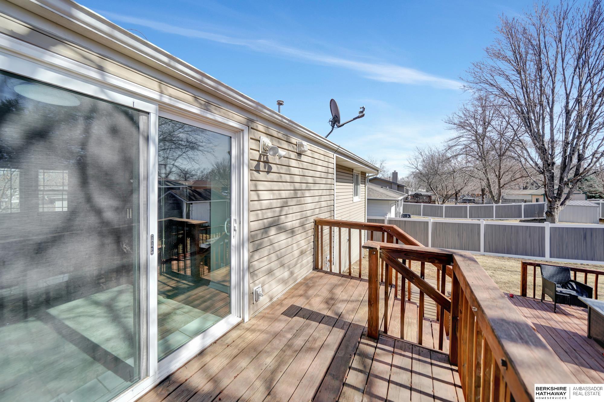 Lincoln, Nebraska 68522, United States, 3 Bedrooms Bedrooms, ,2 BathroomsBathrooms,Residential,Pending,87349