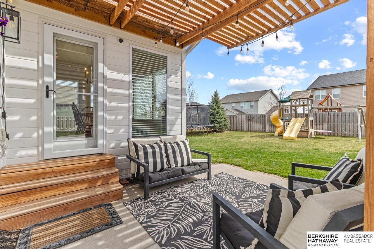 Bennington, Nebraska 68007, United States, 5 Bedrooms Bedrooms, ,4 BathroomsBathrooms,Residential,Active,106891