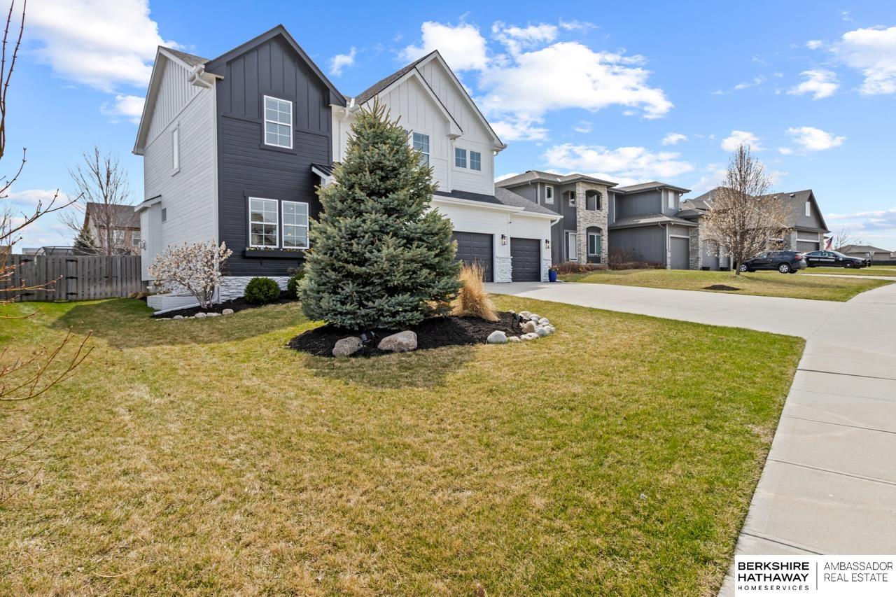 Bennington, Nebraska 68007, United States, 5 Bedrooms Bedrooms, ,4 BathroomsBathrooms,Residential,Active,106891