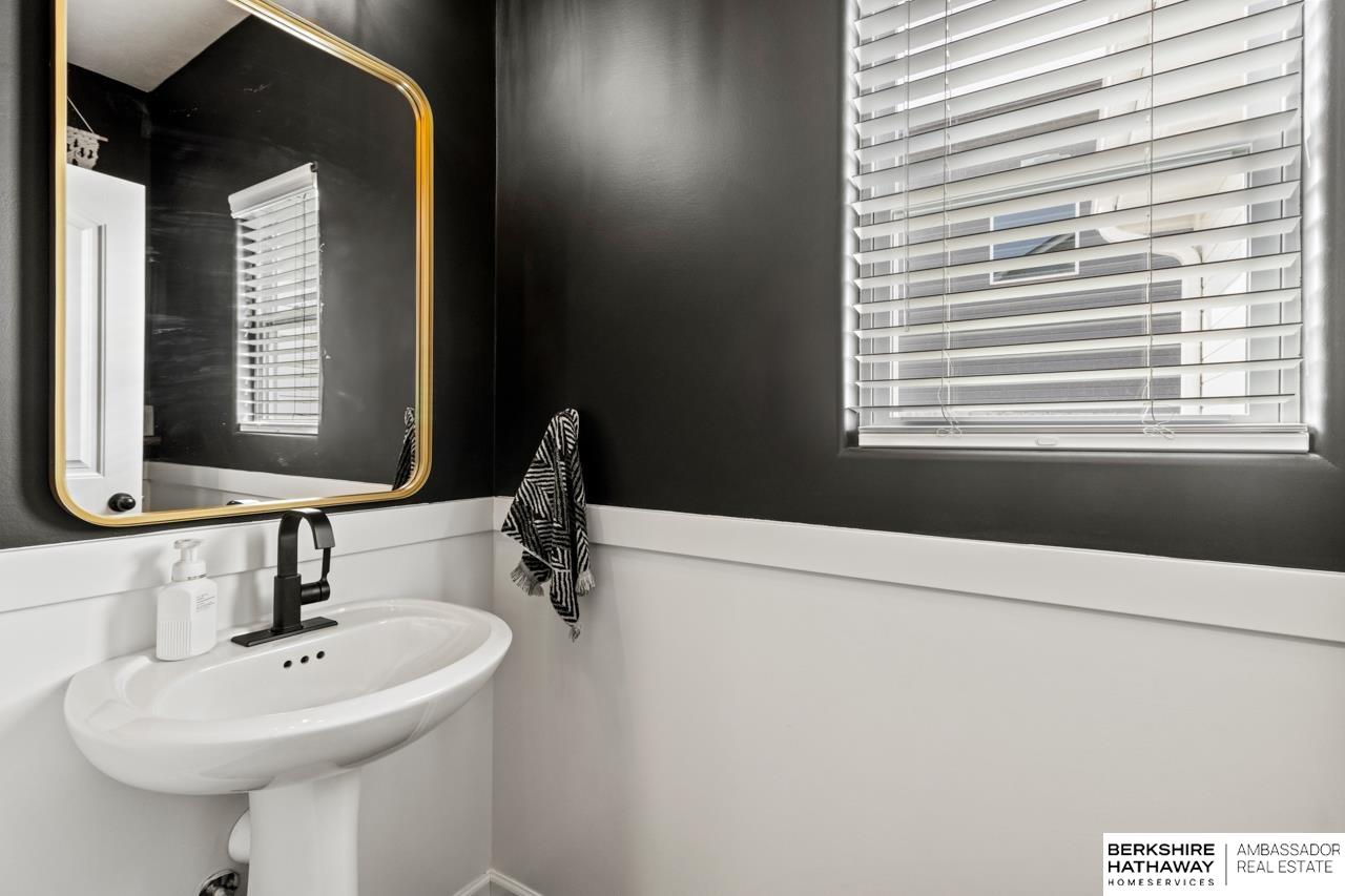 Bennington, Nebraska 68007, United States, 5 Bedrooms Bedrooms, ,4 BathroomsBathrooms,Residential,Active,106891