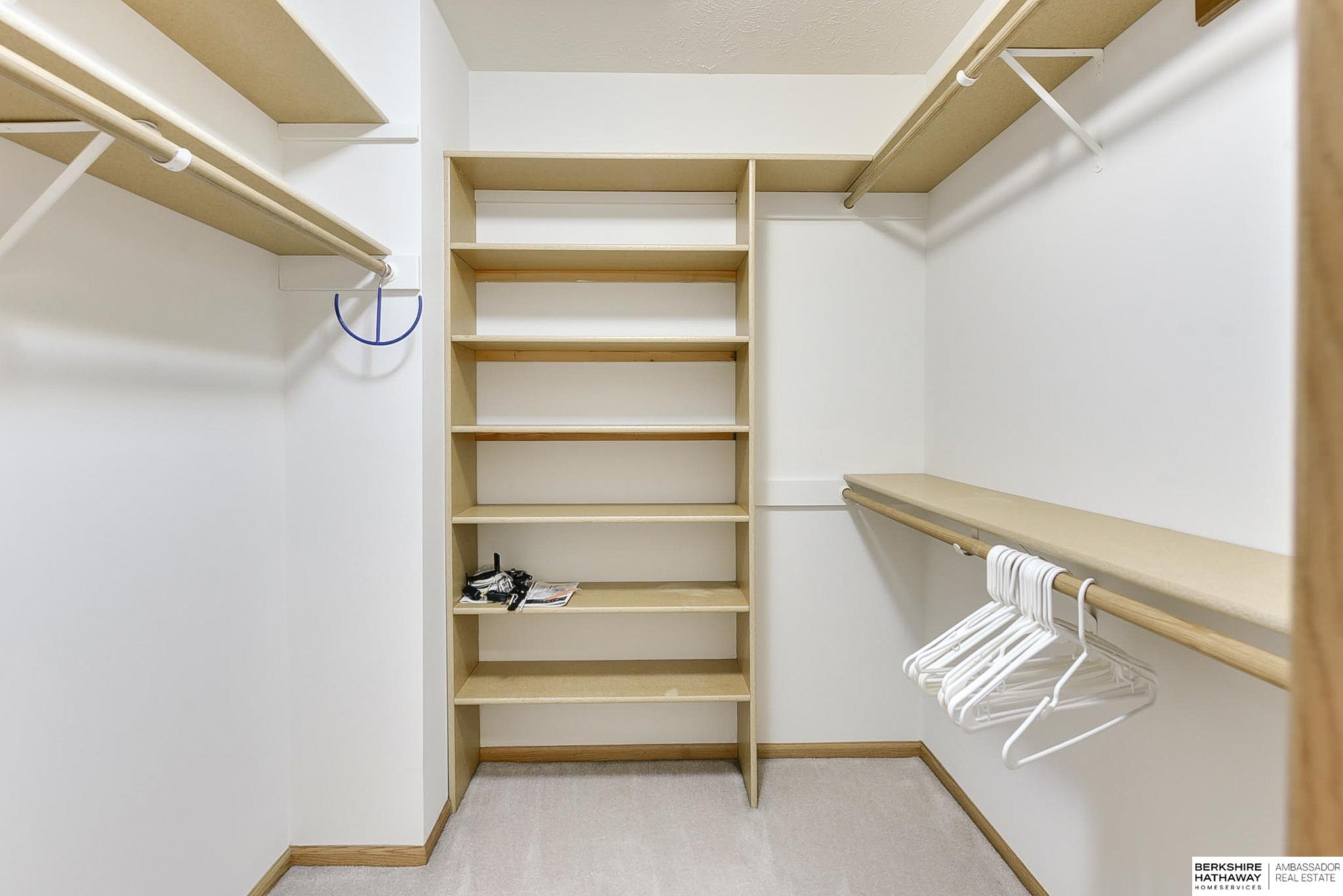 Omaha, Nebraska 68136, United States, 2 Bedrooms Bedrooms, ,3 BathroomsBathrooms,Residential,Pending,109925