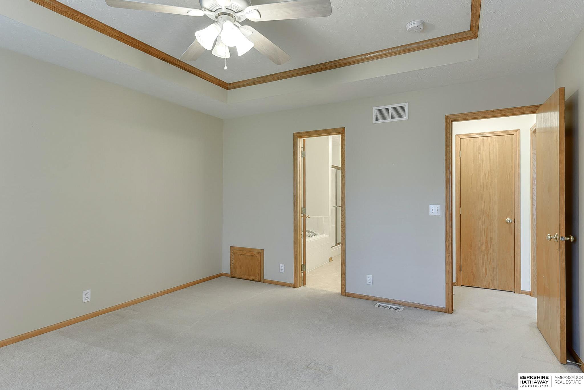 Omaha, Nebraska 68136, United States, 2 Bedrooms Bedrooms, ,3 BathroomsBathrooms,Residential,Pending,109925