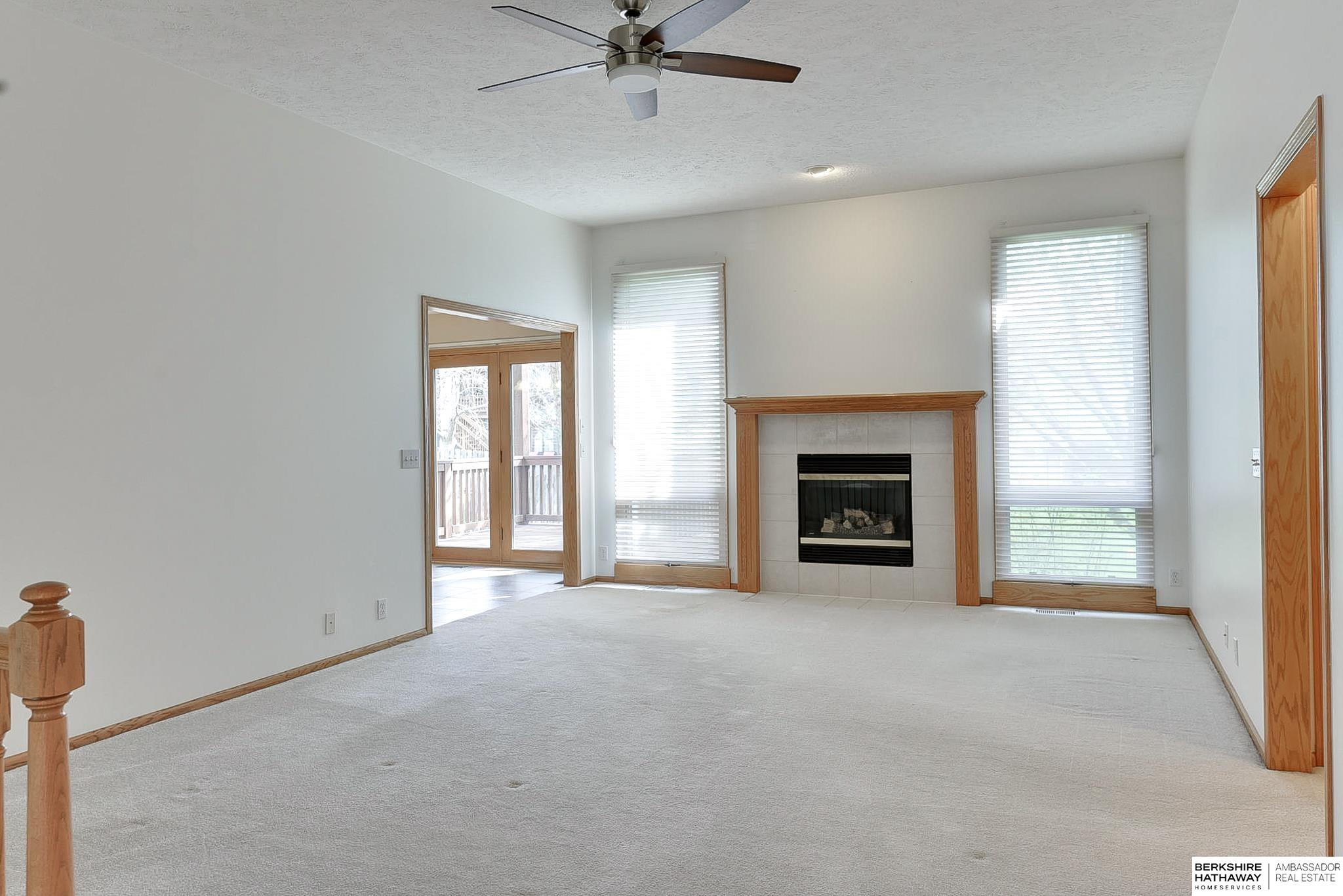 Omaha, Nebraska 68136, United States, 2 Bedrooms Bedrooms, ,3 BathroomsBathrooms,Residential,Pending,109925