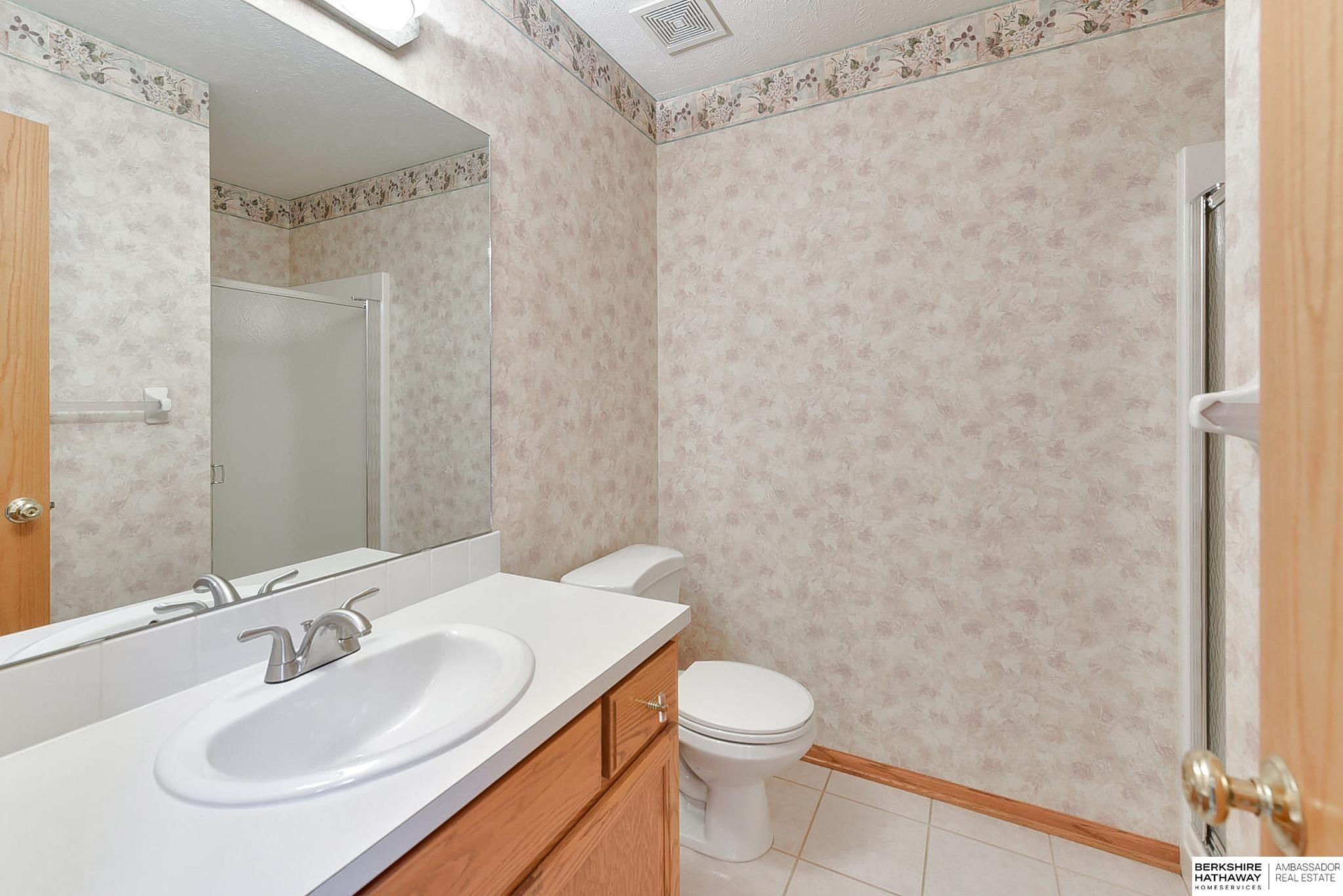 Omaha, Nebraska 68136, United States, 2 Bedrooms Bedrooms, ,3 BathroomsBathrooms,Residential,Pending,109925