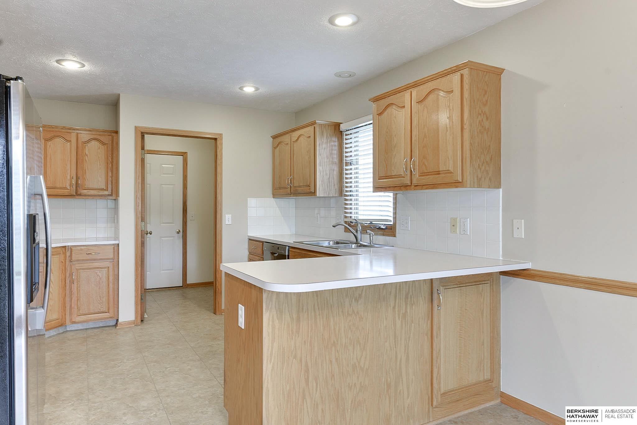 Omaha, Nebraska 68136, United States, 2 Bedrooms Bedrooms, ,3 BathroomsBathrooms,Residential,Pending,109925