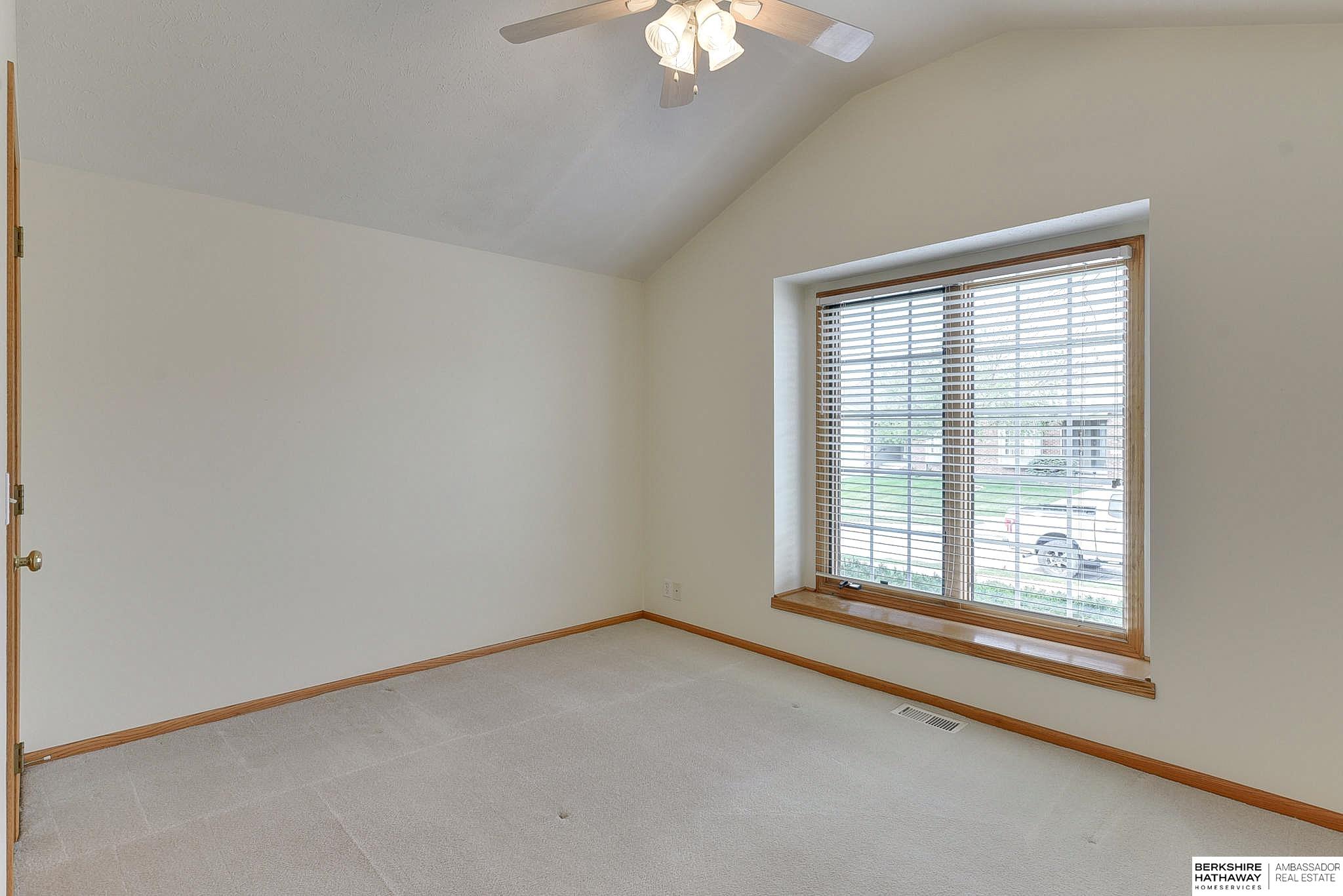 Omaha, Nebraska 68136, United States, 2 Bedrooms Bedrooms, ,3 BathroomsBathrooms,Residential,Pending,109925