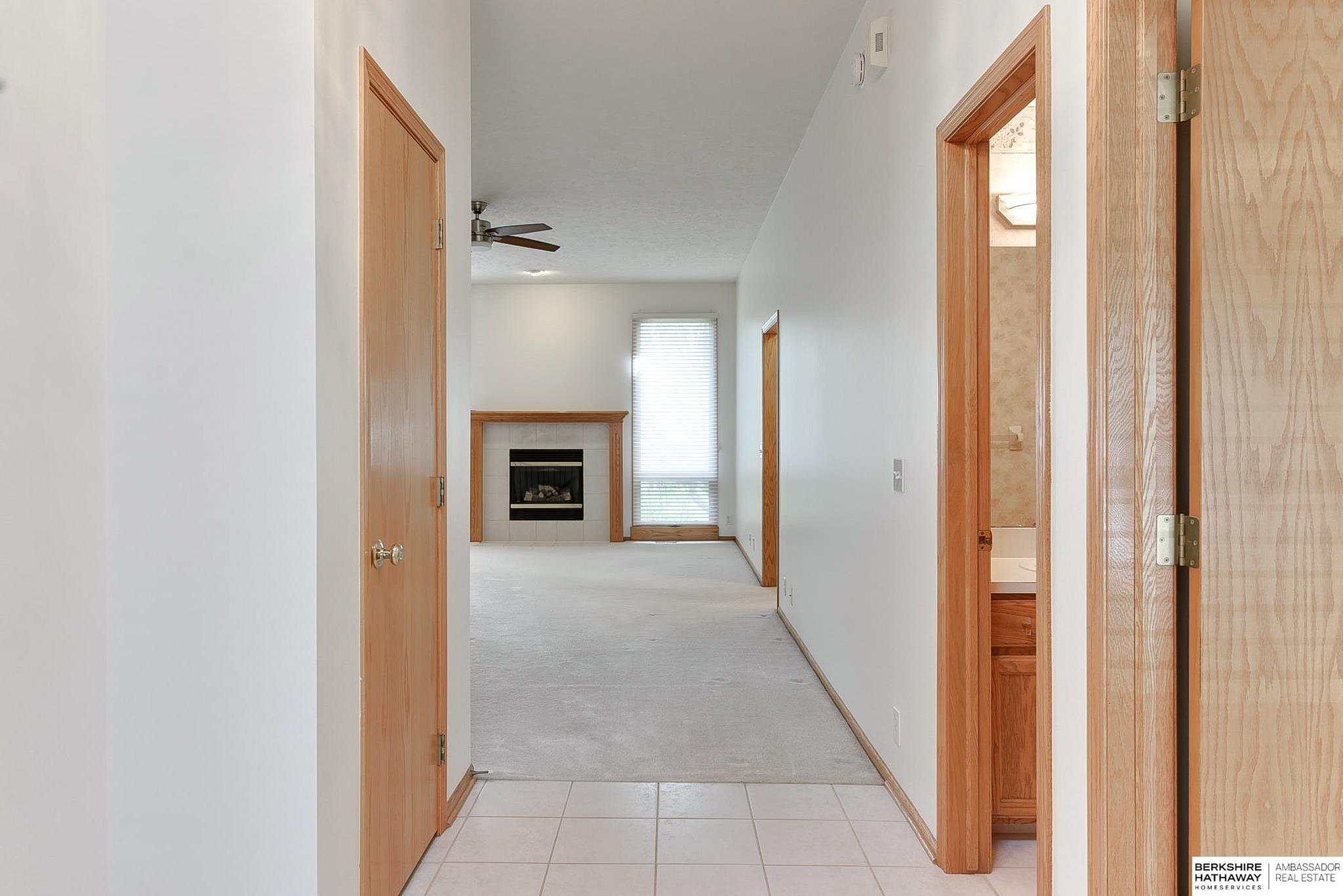 Omaha, Nebraska 68136, United States, 2 Bedrooms Bedrooms, ,3 BathroomsBathrooms,Residential,Pending,109925