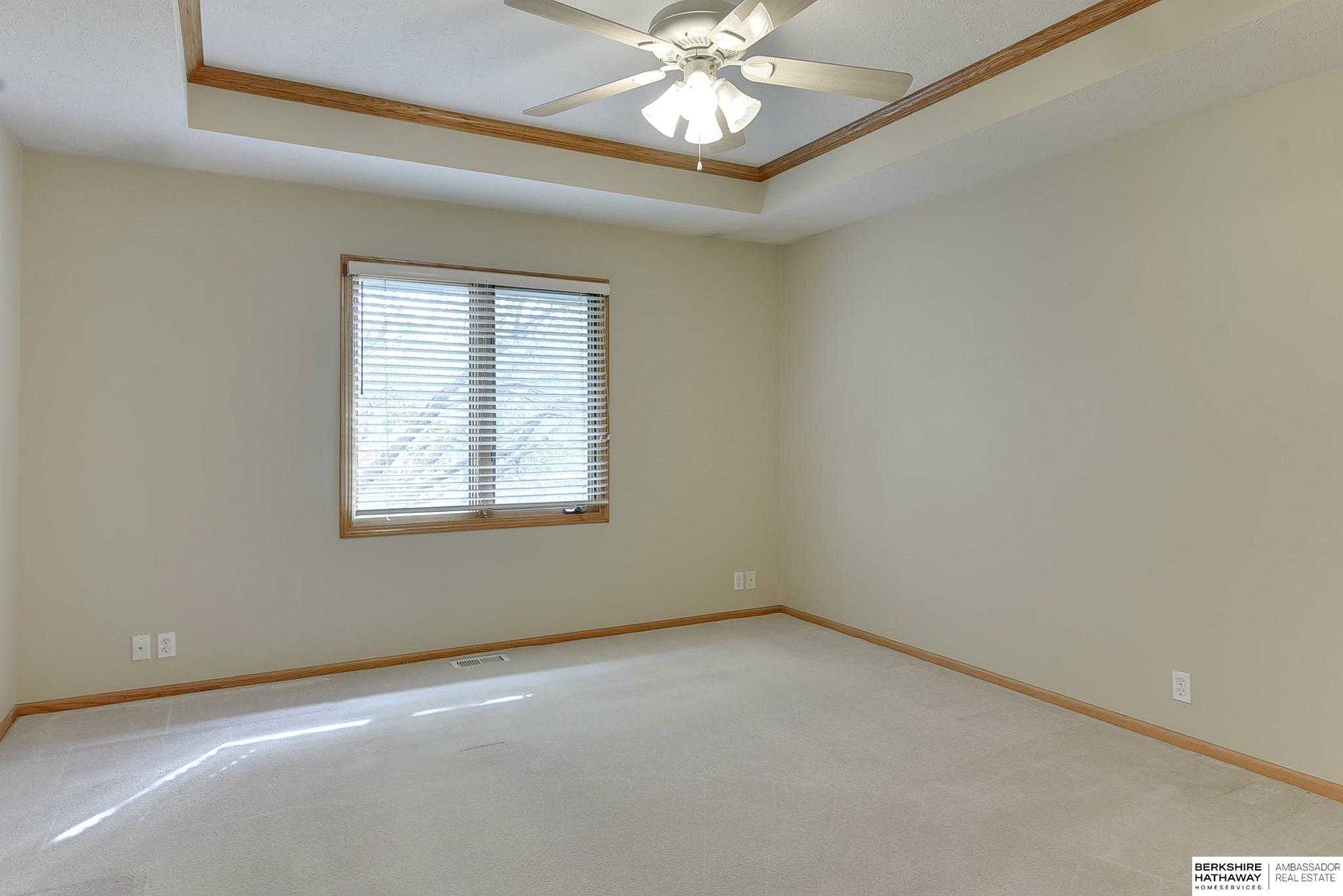 Omaha, Nebraska 68136, United States, 2 Bedrooms Bedrooms, ,3 BathroomsBathrooms,Residential,Pending,109925