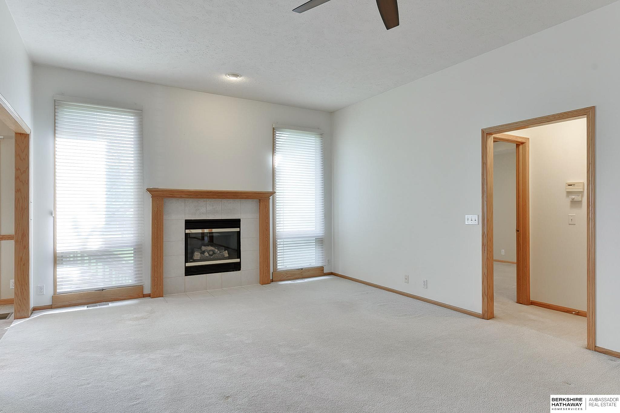 Omaha, Nebraska 68136, United States, 2 Bedrooms Bedrooms, ,3 BathroomsBathrooms,Residential,Pending,109925