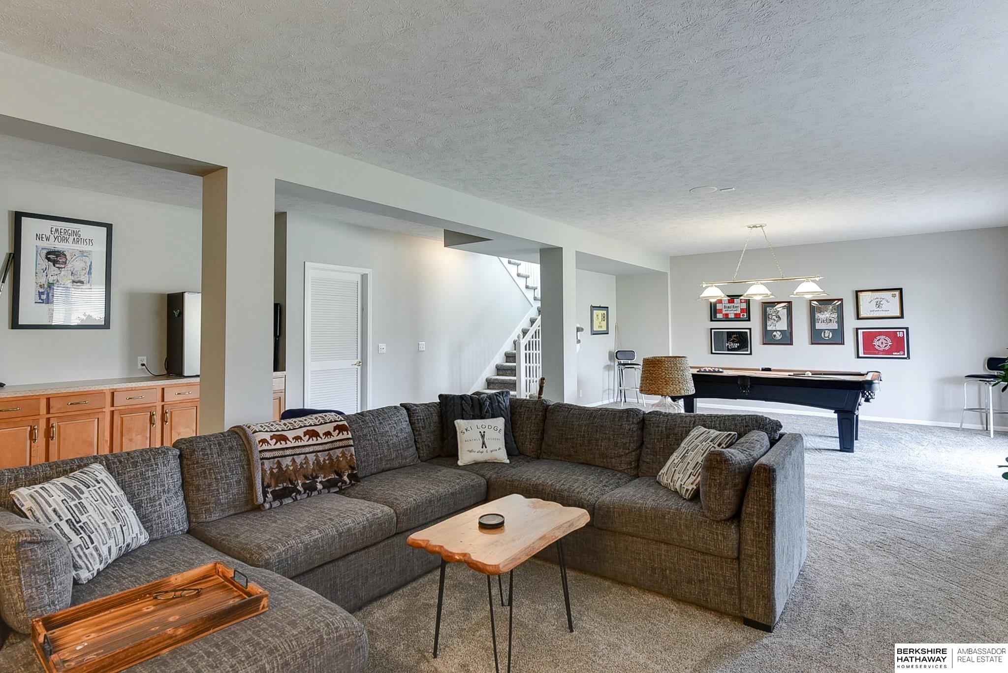 Omaha, Nebraska 68142, United States, 3 Bedrooms Bedrooms, ,3 BathroomsBathrooms,Residential,Pending,23344