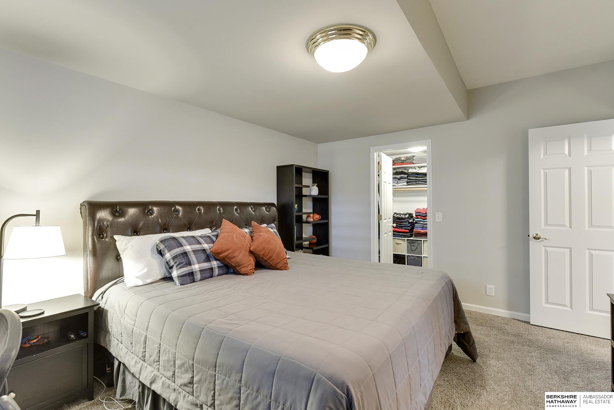 Omaha, Nebraska 68142, United States, 3 Bedrooms Bedrooms, ,3 BathroomsBathrooms,Residential,Pending,23344