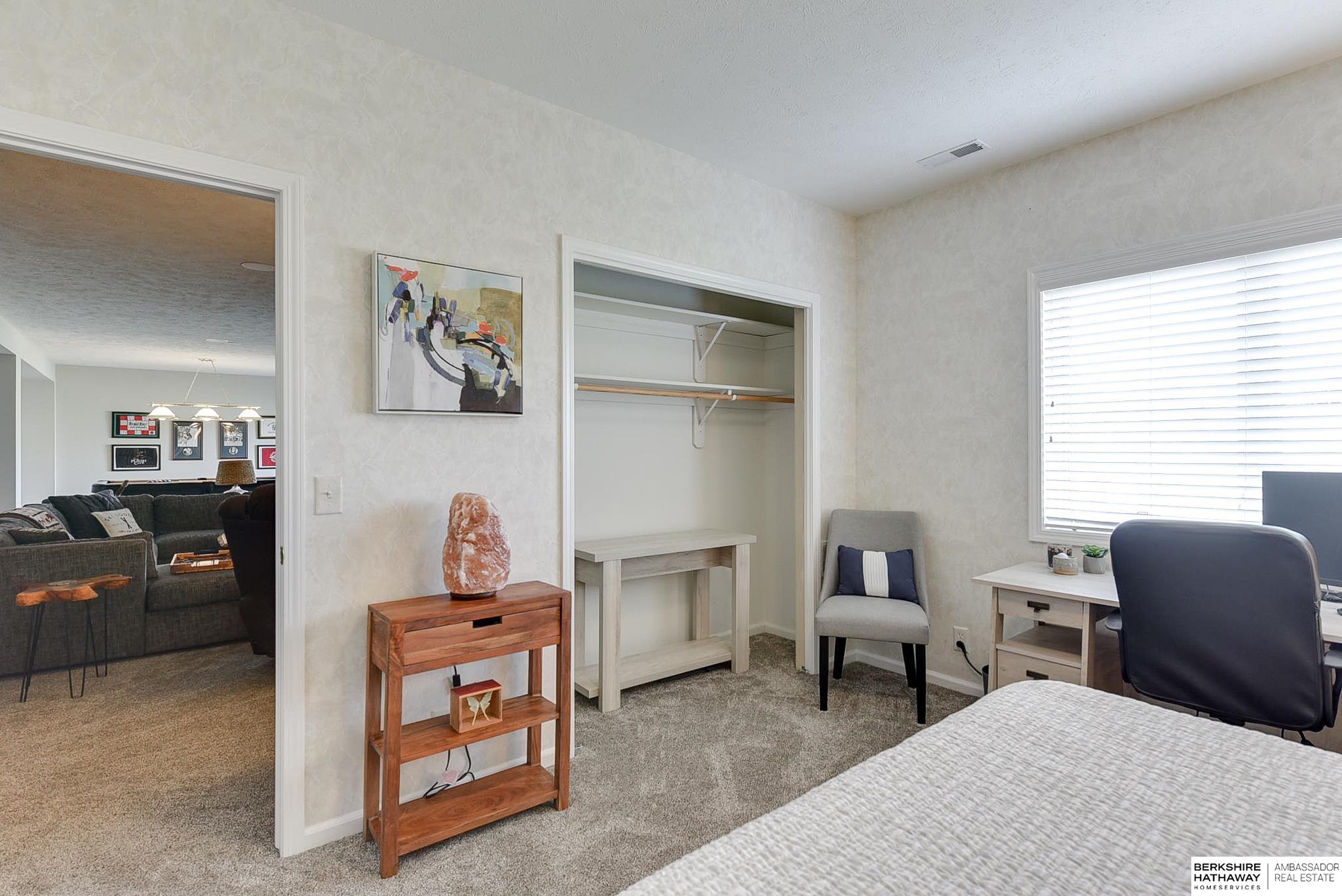 Omaha, Nebraska 68142, United States, 3 Bedrooms Bedrooms, ,3 BathroomsBathrooms,Residential,Pending,23344