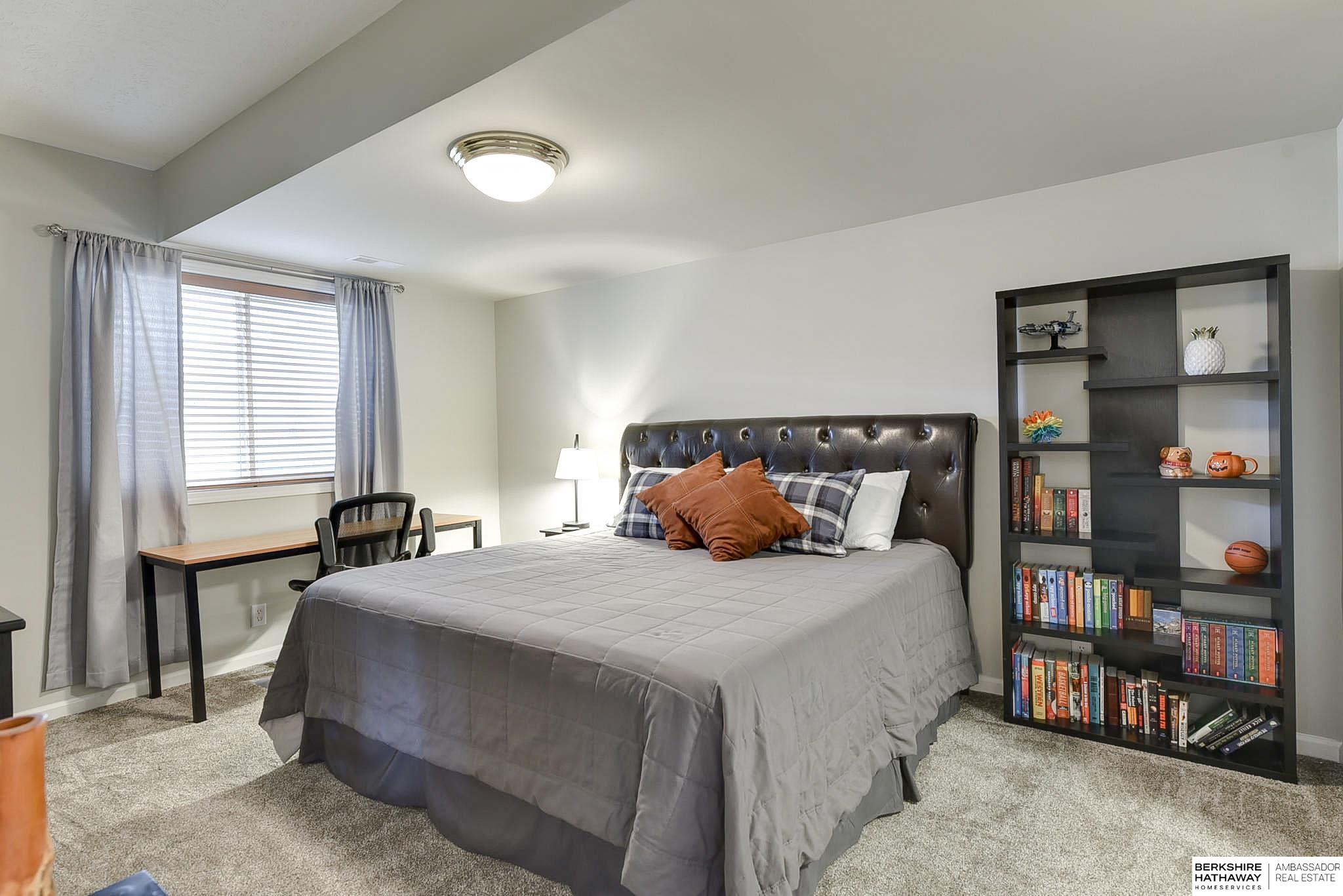 Omaha, Nebraska 68142, United States, 3 Bedrooms Bedrooms, ,3 BathroomsBathrooms,Residential,Pending,23344