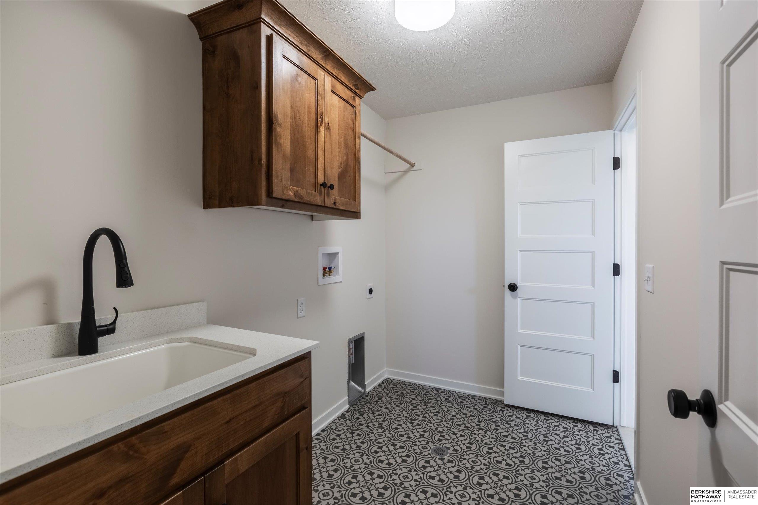 Gretna, Nebraska 68028, United States, 5 Bedrooms Bedrooms, ,4 BathroomsBathrooms,Residential,Active,22746