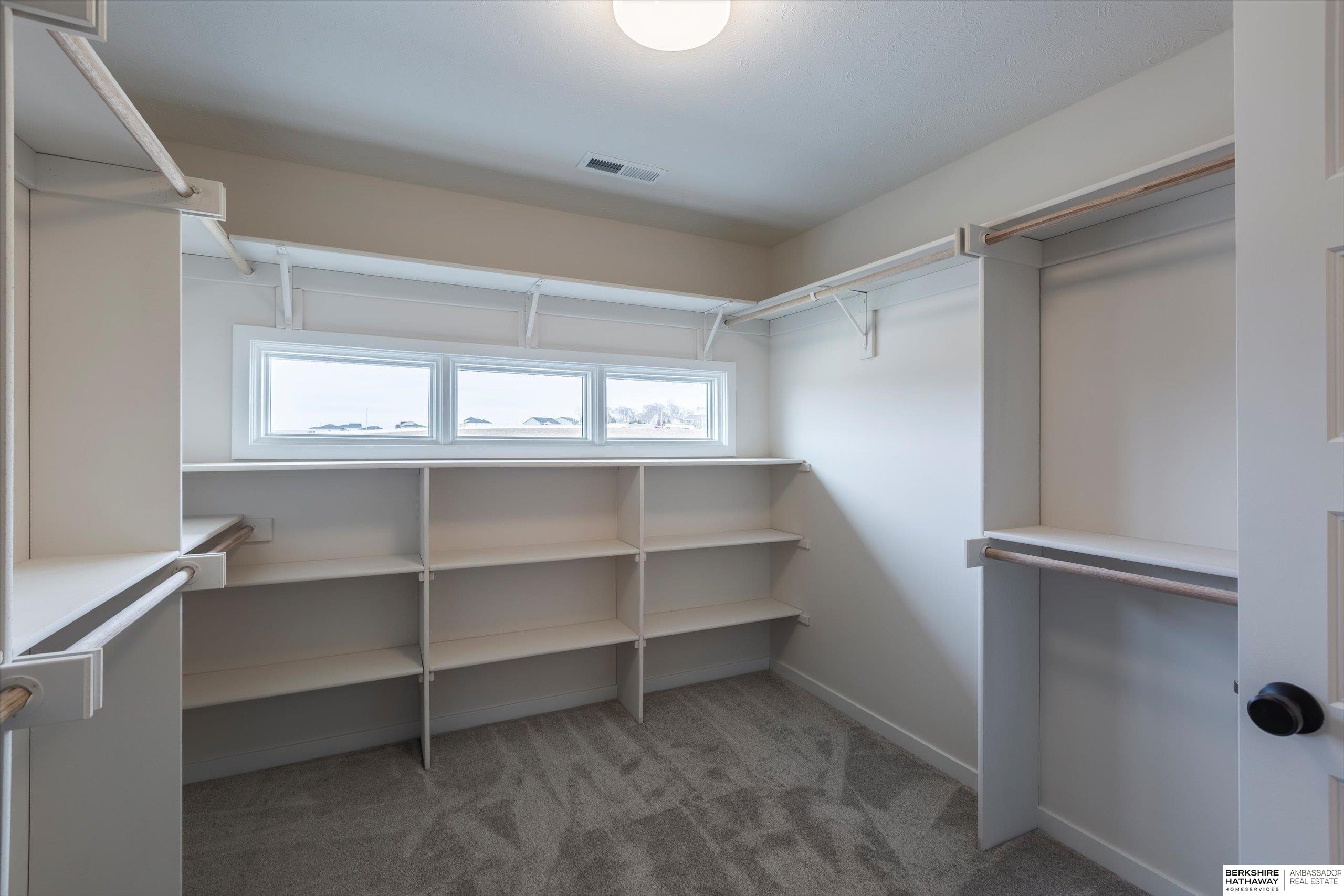 Gretna, Nebraska 68028, United States, 5 Bedrooms Bedrooms, ,4 BathroomsBathrooms,Residential,Active,22746