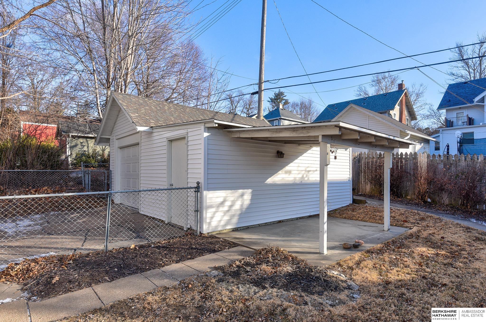 Omaha, Nebraska 68132, United States, 4 Bedrooms Bedrooms, ,4 BathroomsBathrooms,Residential,Pending,14566