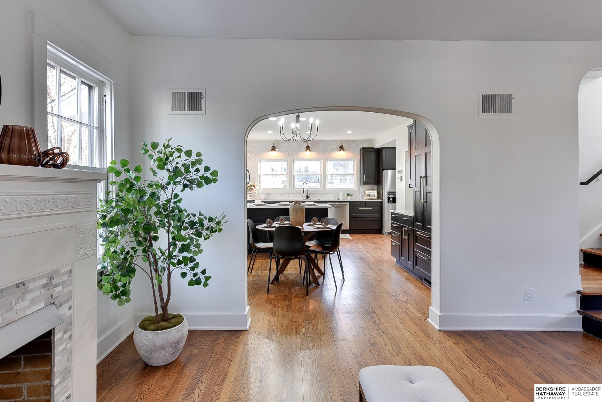 Omaha, Nebraska 68132, United States, 4 Bedrooms Bedrooms, ,4 BathroomsBathrooms,Residential,Pending,14566