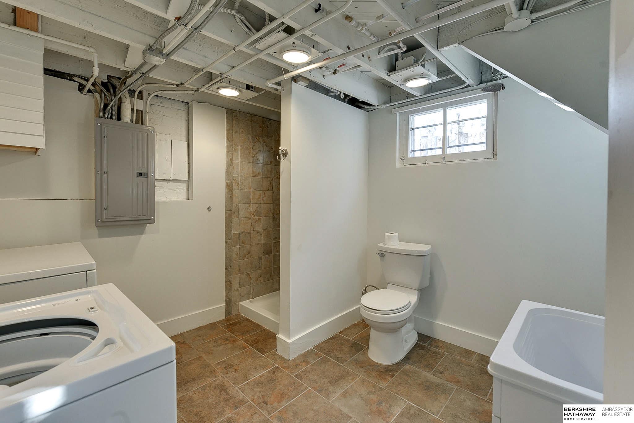 Omaha, Nebraska 68132, United States, 4 Bedrooms Bedrooms, ,4 BathroomsBathrooms,Residential,Pending,14566