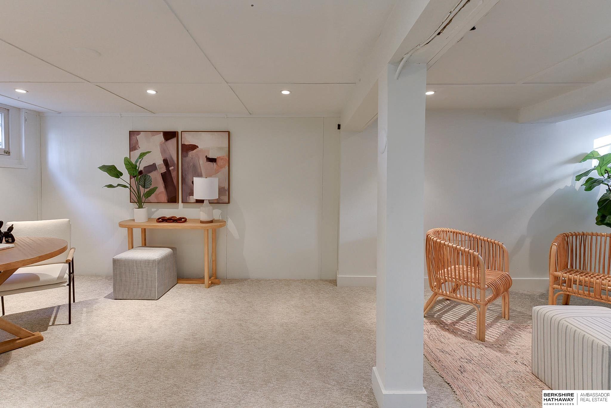 Omaha, Nebraska 68132, United States, 4 Bedrooms Bedrooms, ,4 BathroomsBathrooms,Residential,Pending,14566