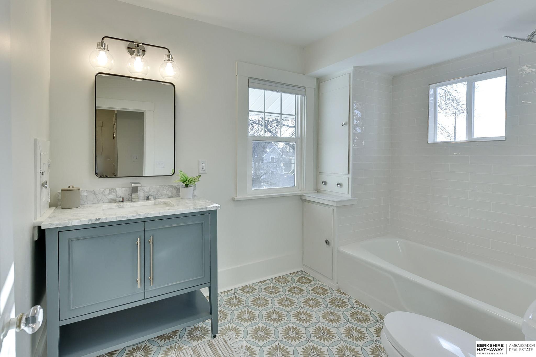 Omaha, Nebraska 68132, United States, 4 Bedrooms Bedrooms, ,4 BathroomsBathrooms,Residential,Pending,14566