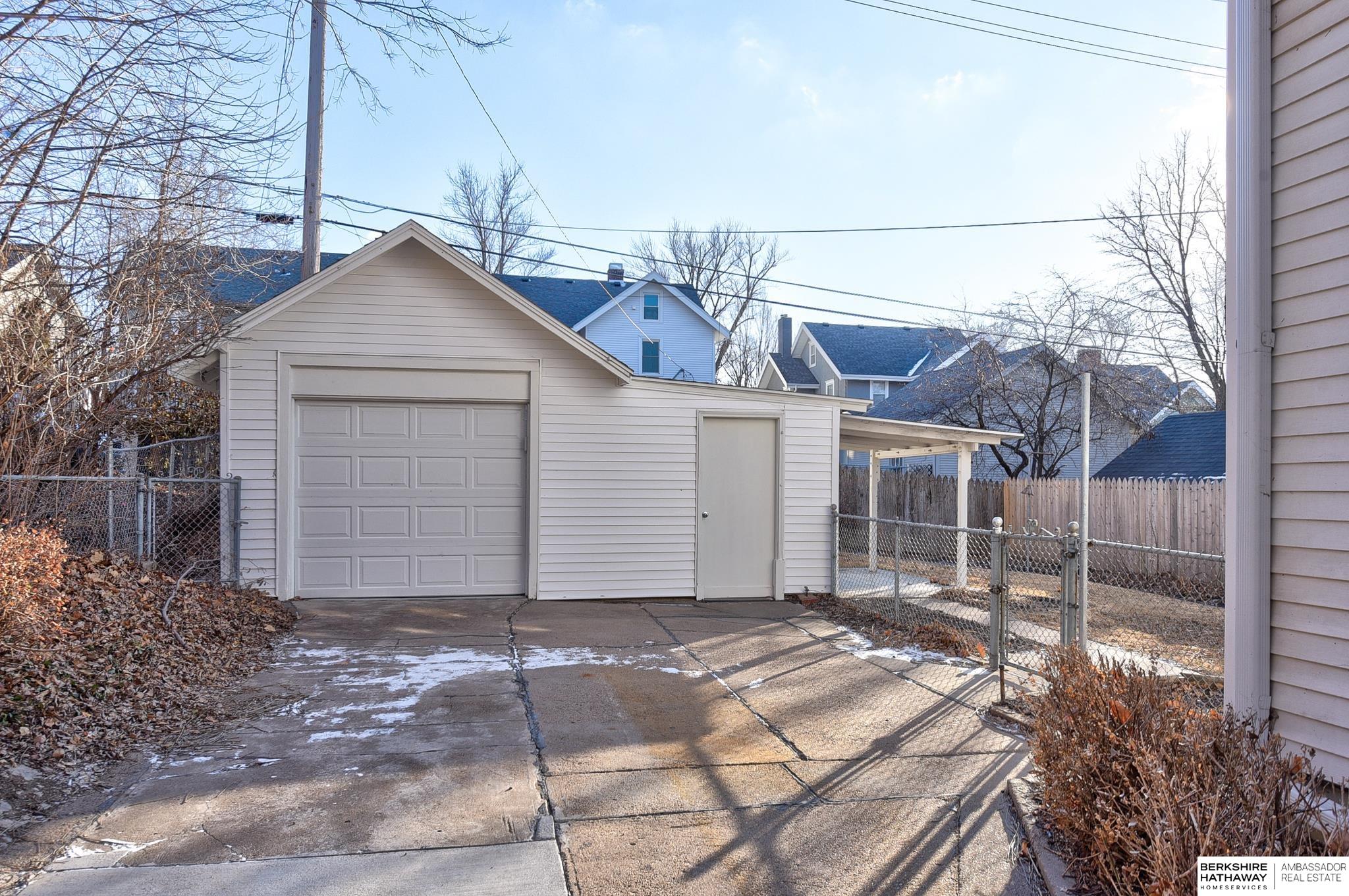 Omaha, Nebraska 68132, United States, 4 Bedrooms Bedrooms, ,4 BathroomsBathrooms,Residential,Pending,14566