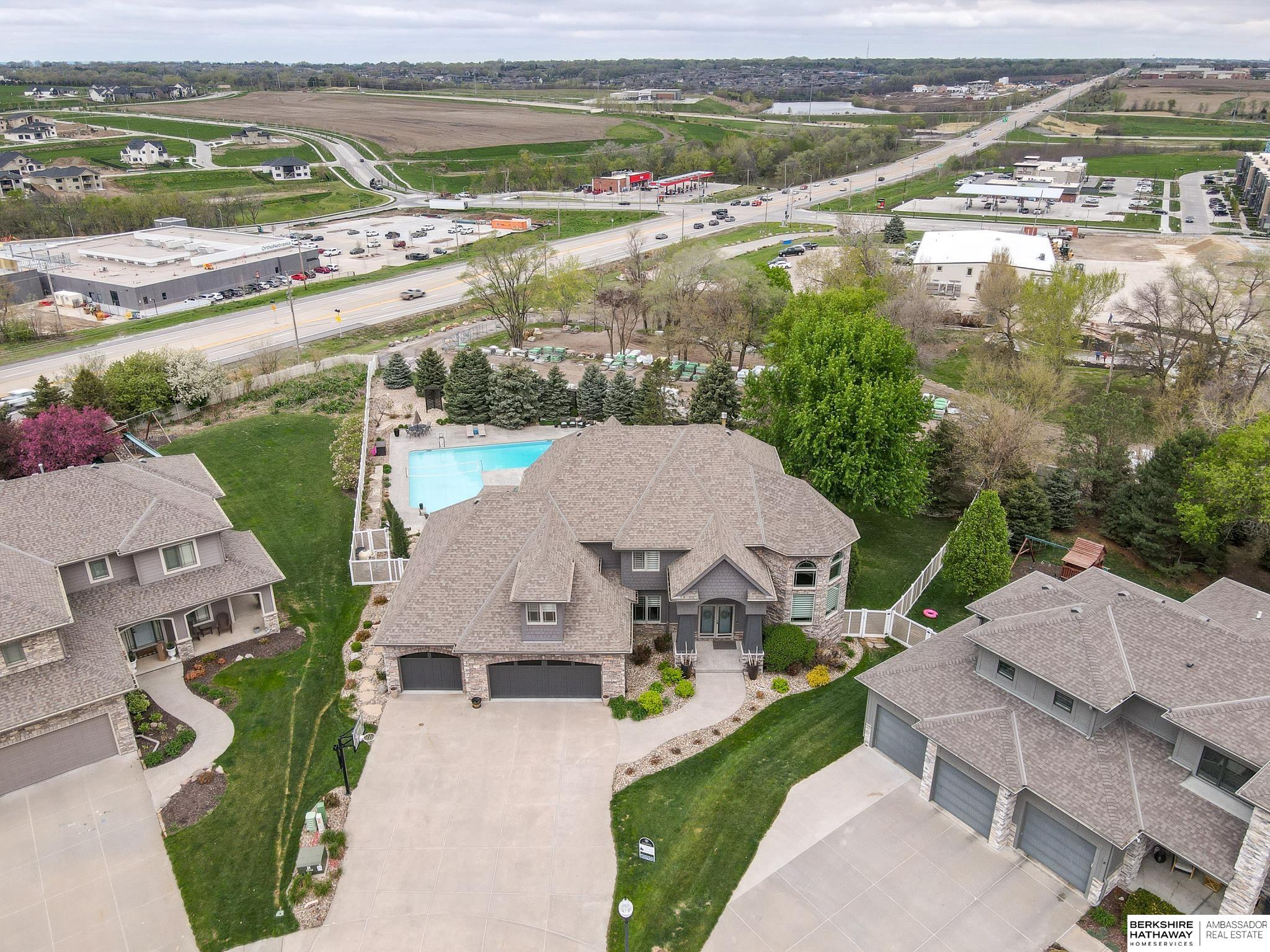 Omaha, Nebraska 68130, United States, 5 Bedrooms Bedrooms, ,5 BathroomsBathrooms,Residential,Pending,117465