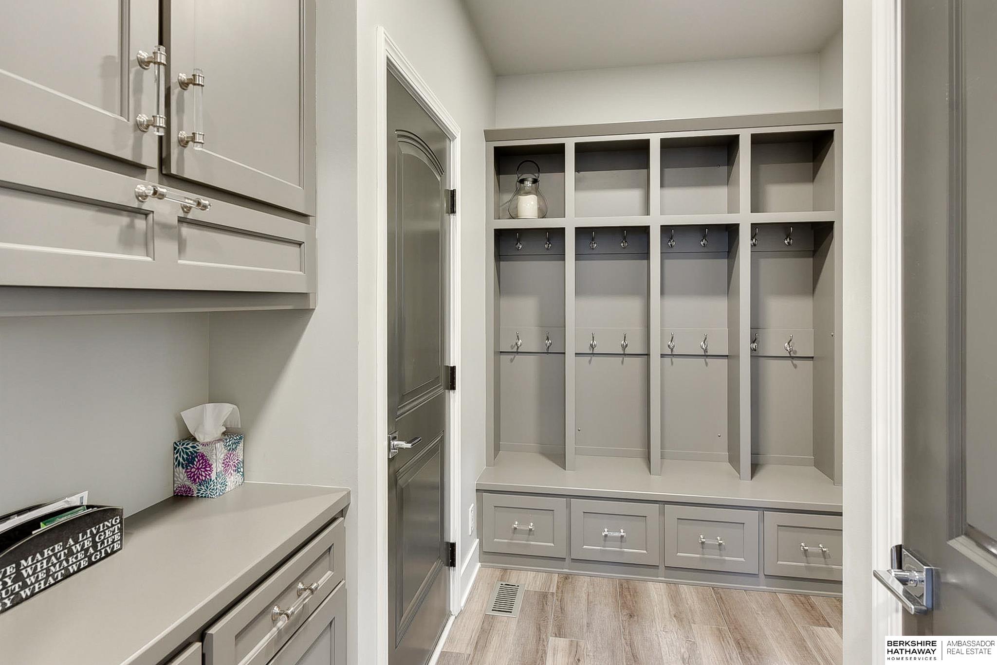 Omaha, Nebraska 68130, United States, 5 Bedrooms Bedrooms, ,5 BathroomsBathrooms,Residential,Pending,117465