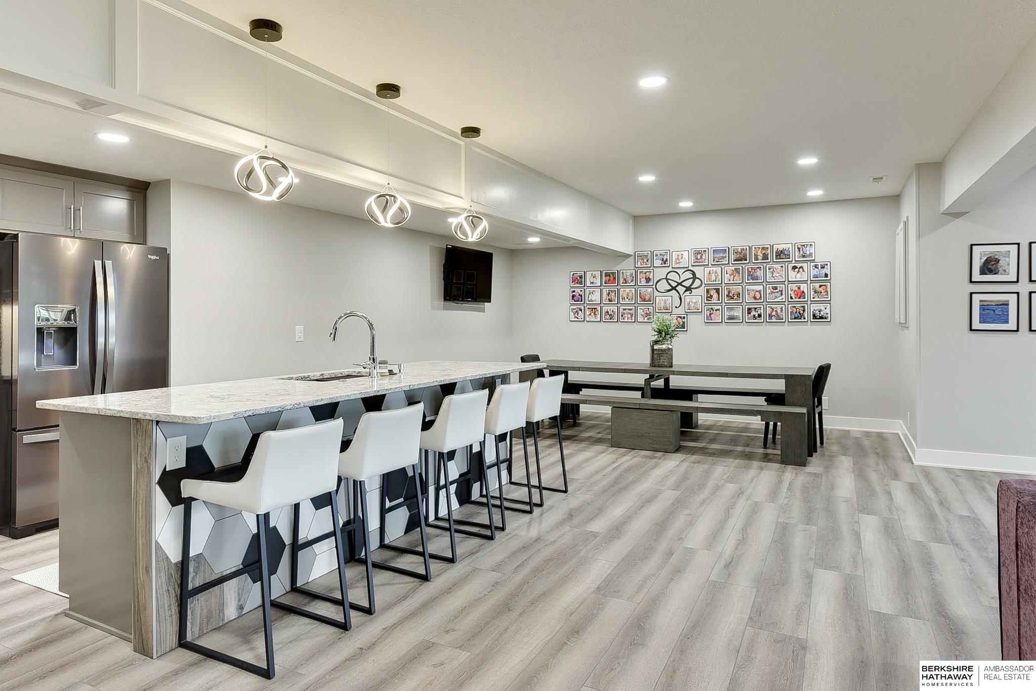 Omaha, Nebraska 68130, United States, 5 Bedrooms Bedrooms, ,5 BathroomsBathrooms,Residential,Pending,117465