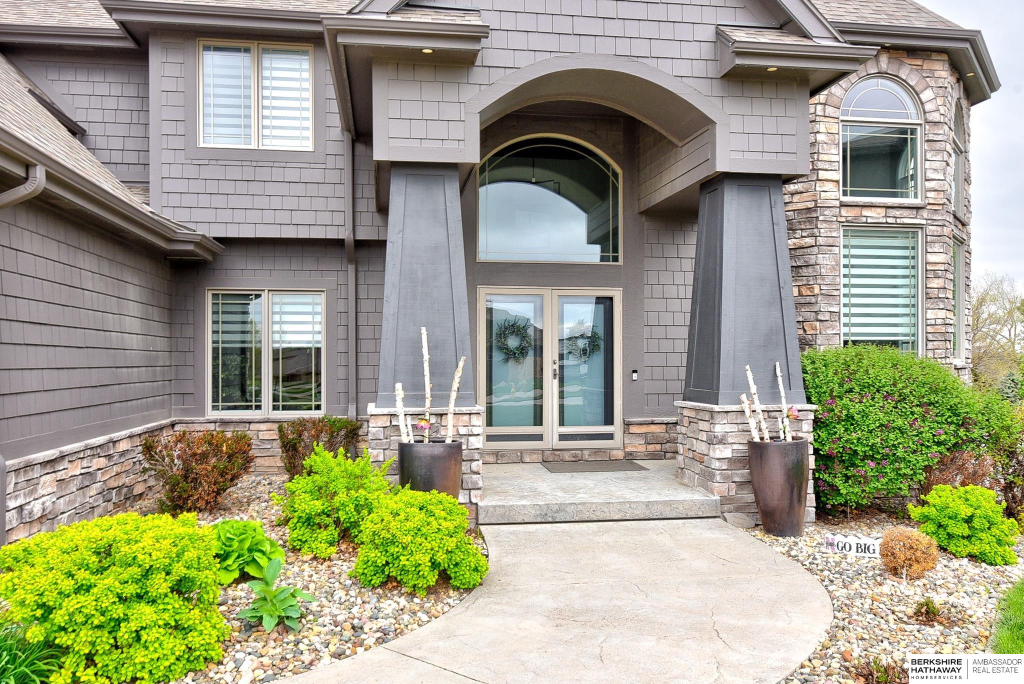 Omaha, Nebraska 68130, United States, 5 Bedrooms Bedrooms, ,5 BathroomsBathrooms,Residential,Pending,117465