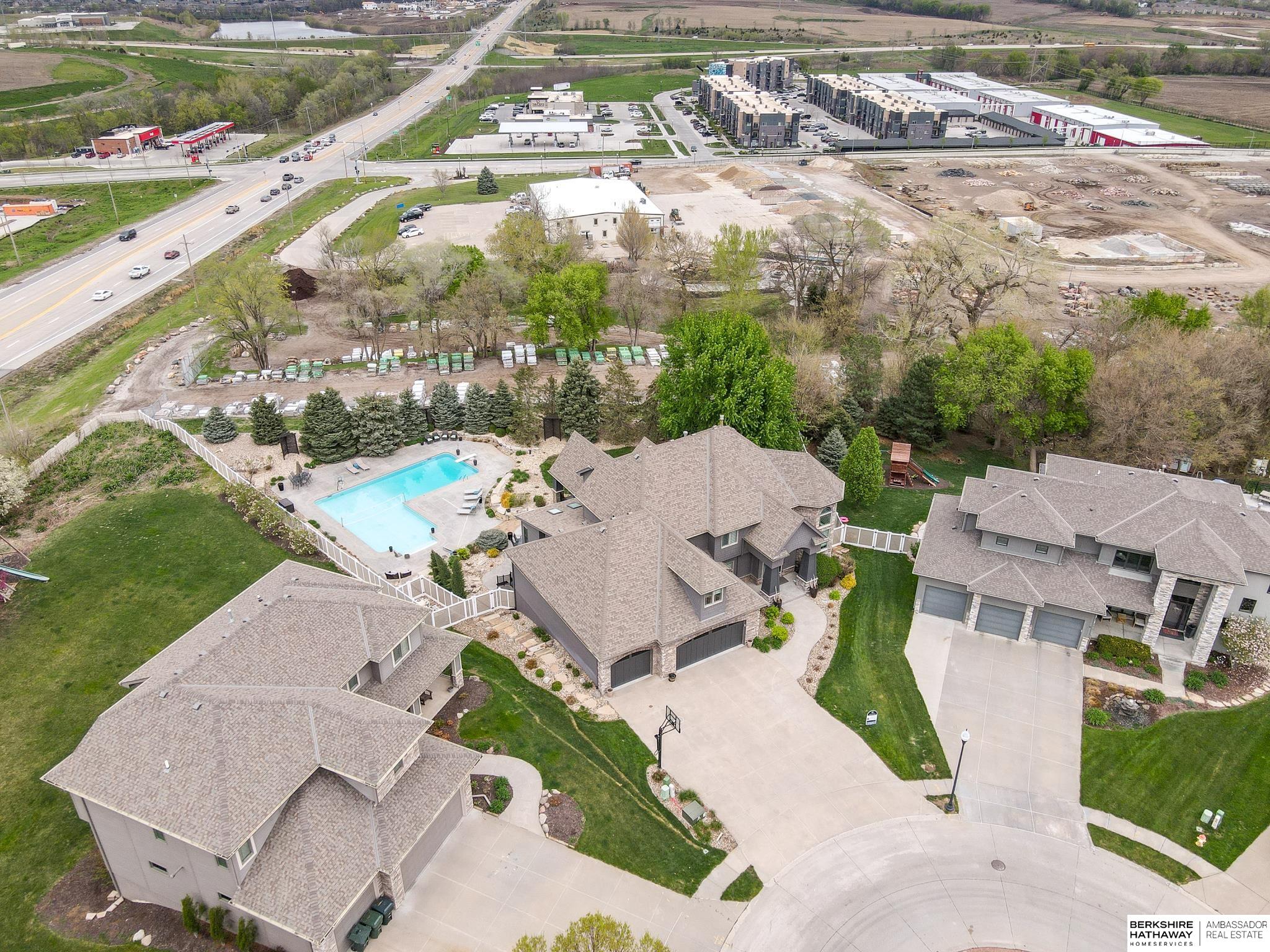 Omaha, Nebraska 68130, United States, 5 Bedrooms Bedrooms, ,5 BathroomsBathrooms,Residential,Pending,117465