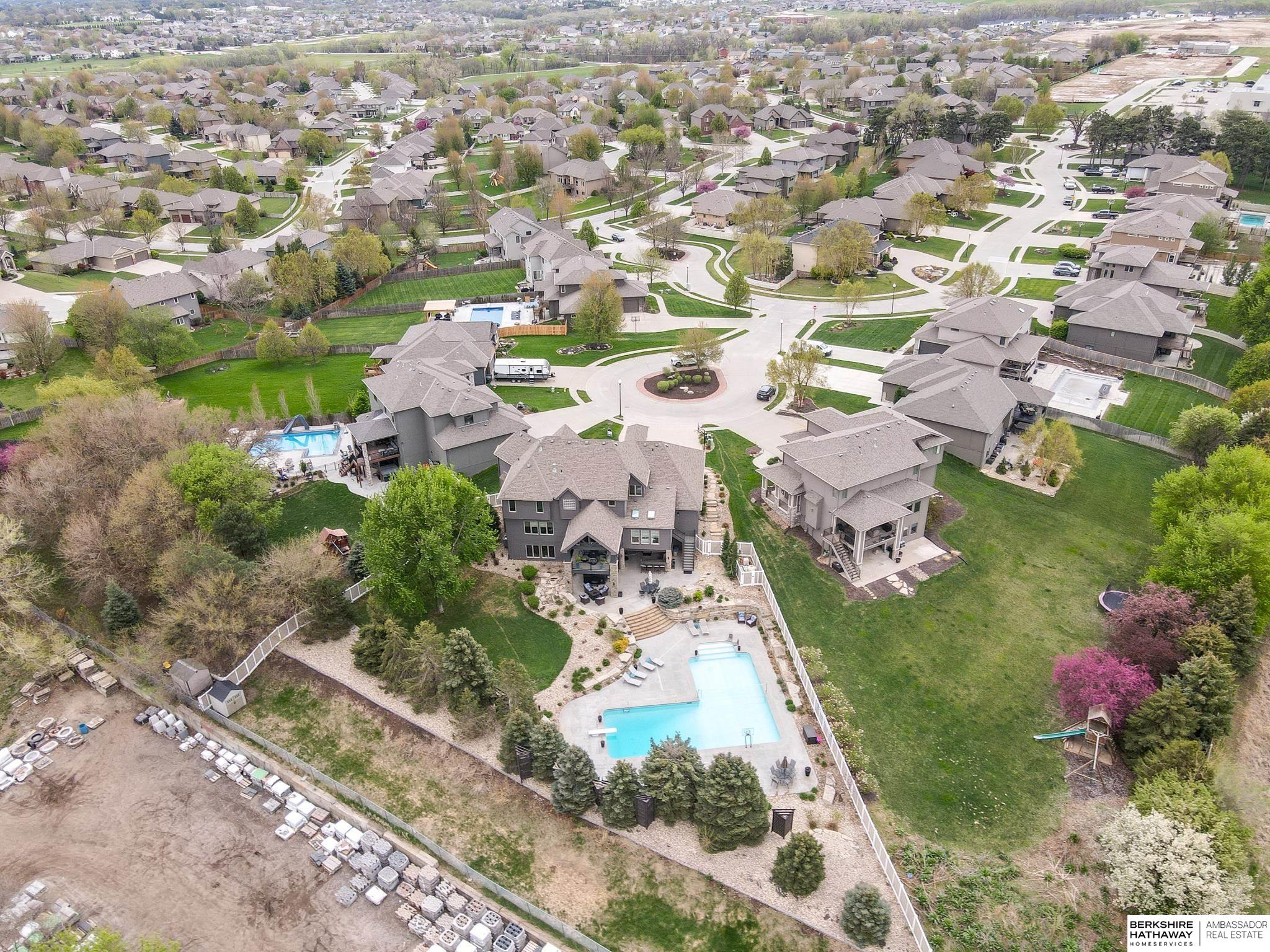 Omaha, Nebraska 68130, United States, 5 Bedrooms Bedrooms, ,5 BathroomsBathrooms,Residential,Pending,117465