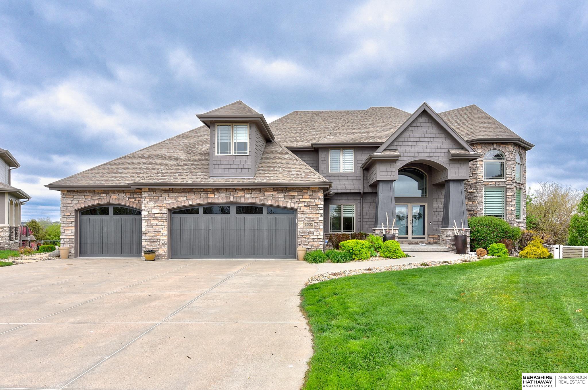 Omaha, Nebraska 68130, United States, 5 Bedrooms Bedrooms, ,5 BathroomsBathrooms,Residential,Pending,117465