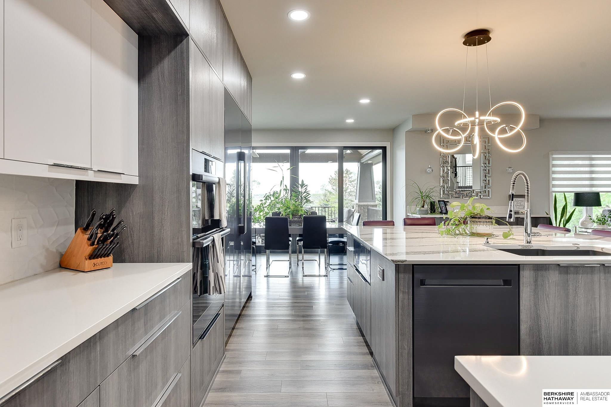 Omaha, Nebraska 68130, United States, 5 Bedrooms Bedrooms, ,5 BathroomsBathrooms,Residential,Pending,117465