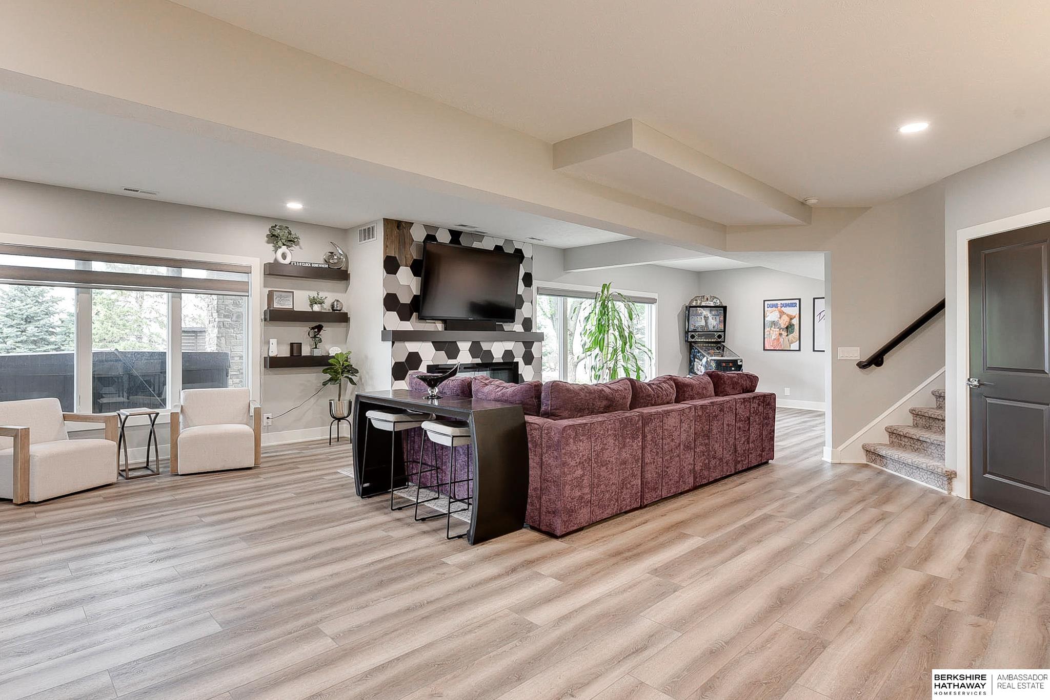 Omaha, Nebraska 68130, United States, 5 Bedrooms Bedrooms, ,5 BathroomsBathrooms,Residential,Pending,117465